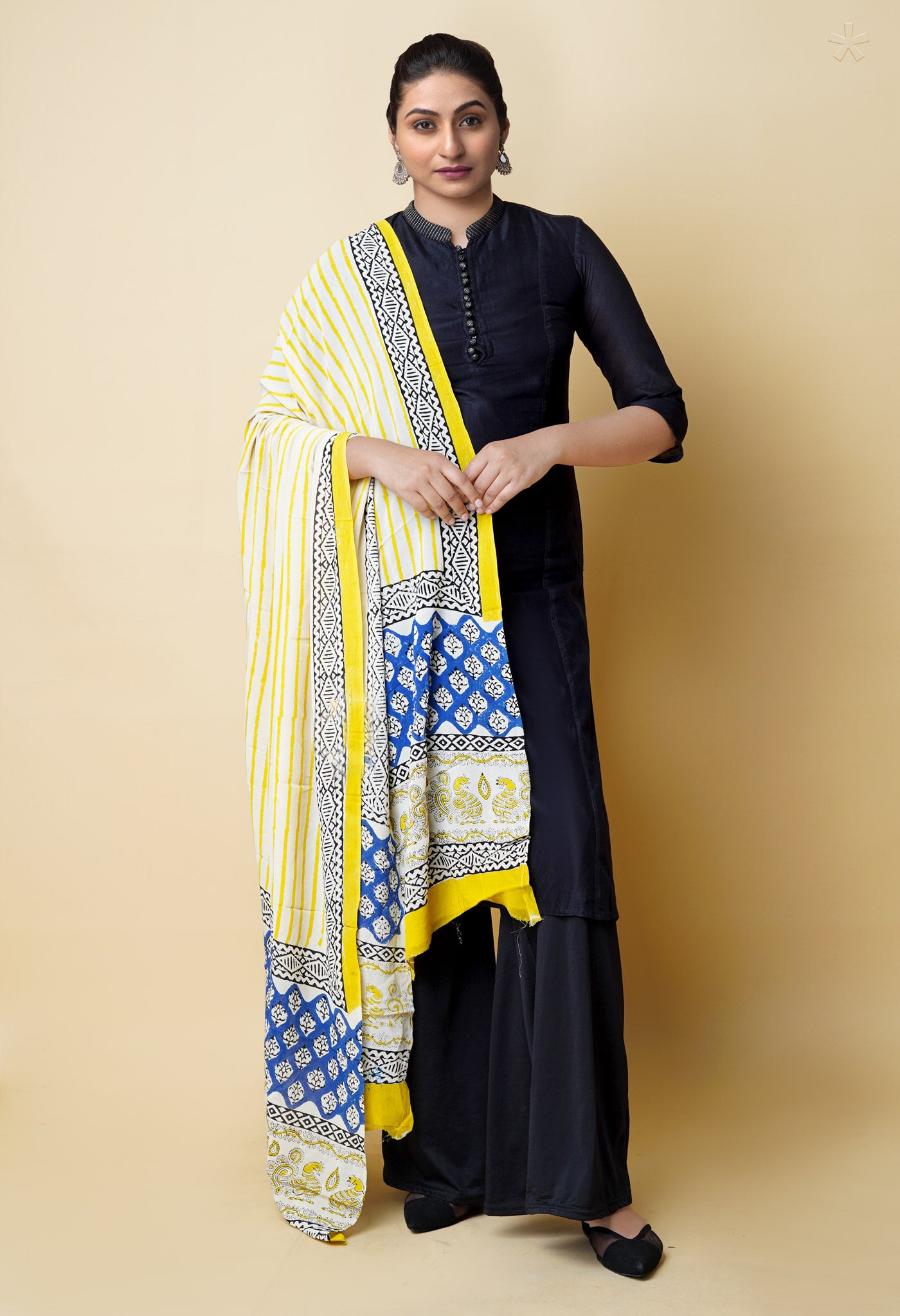 Half White Pure Batik Printed Georgette Dupatta–UDS5260