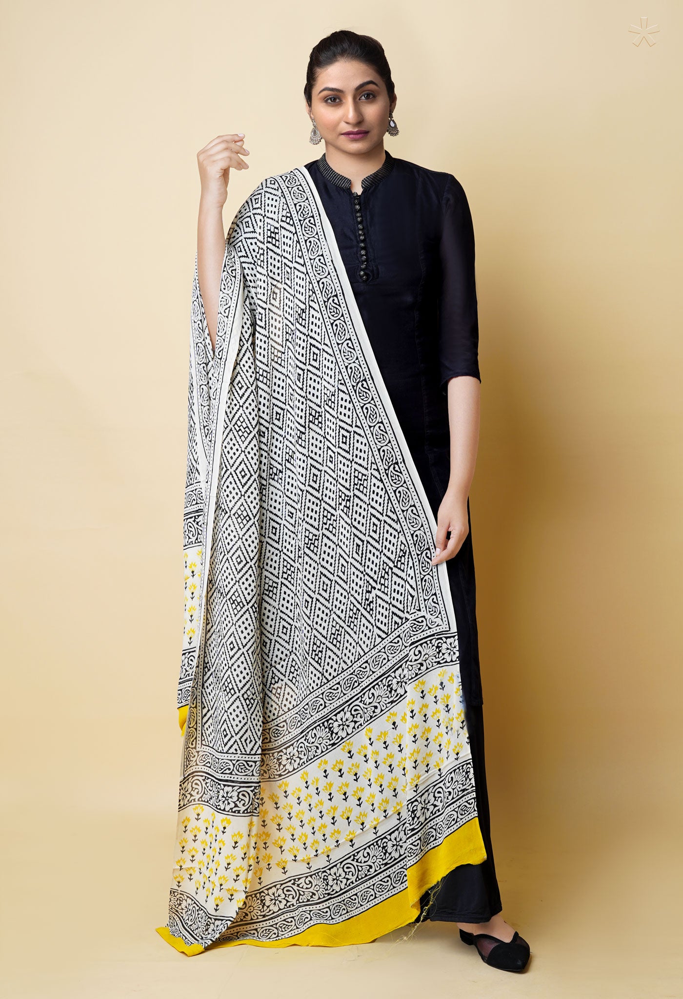 Half White Pure Batik Printed Georgette Dupatta–UDS5267