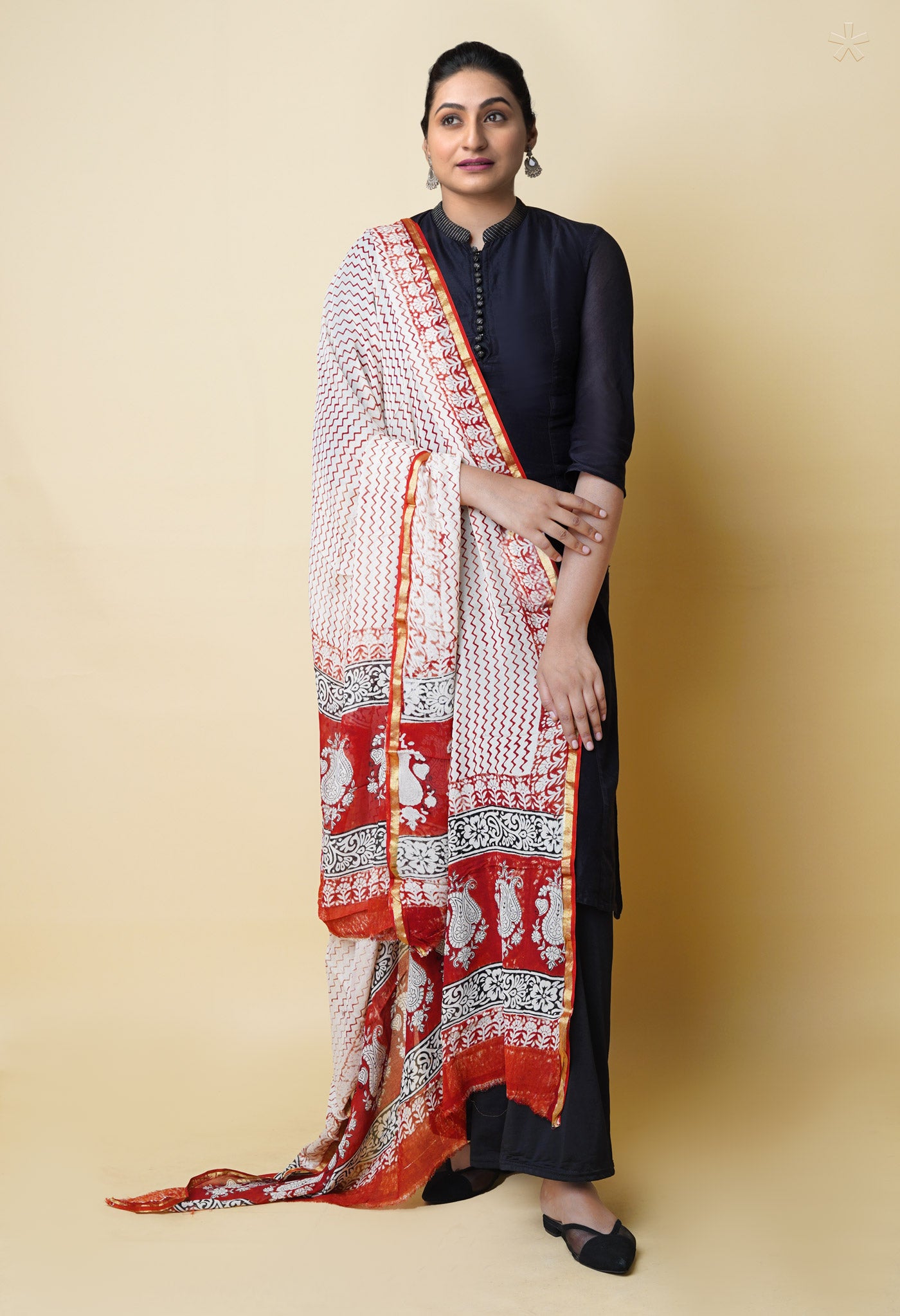 Half White Pure Batik Printed Chiffon Dupatta–UDS5283