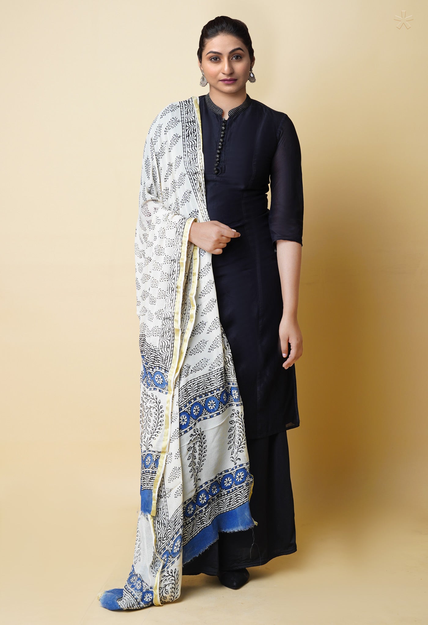 Half White Pure Batik Printed Chiffon Dupatta–UDS5284