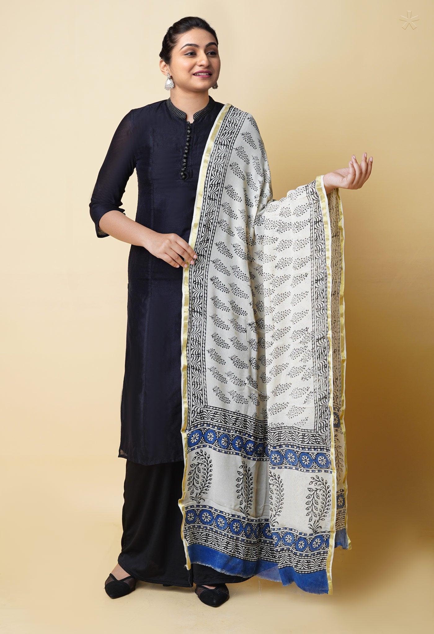 Half White Pure Batik Printed Chiffon Dupatta–UDS5284