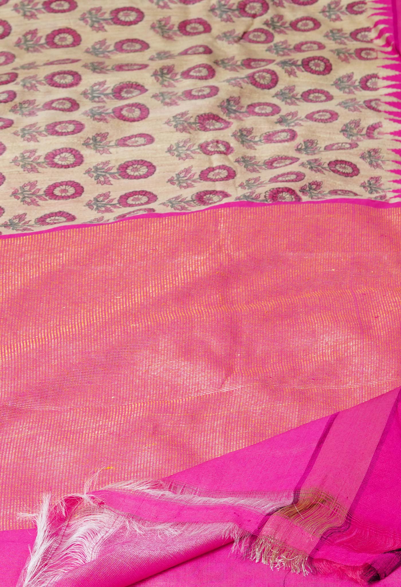 Beige Pure Handloom Block Printed Gicha Tussar Jute Saree-UNM71761