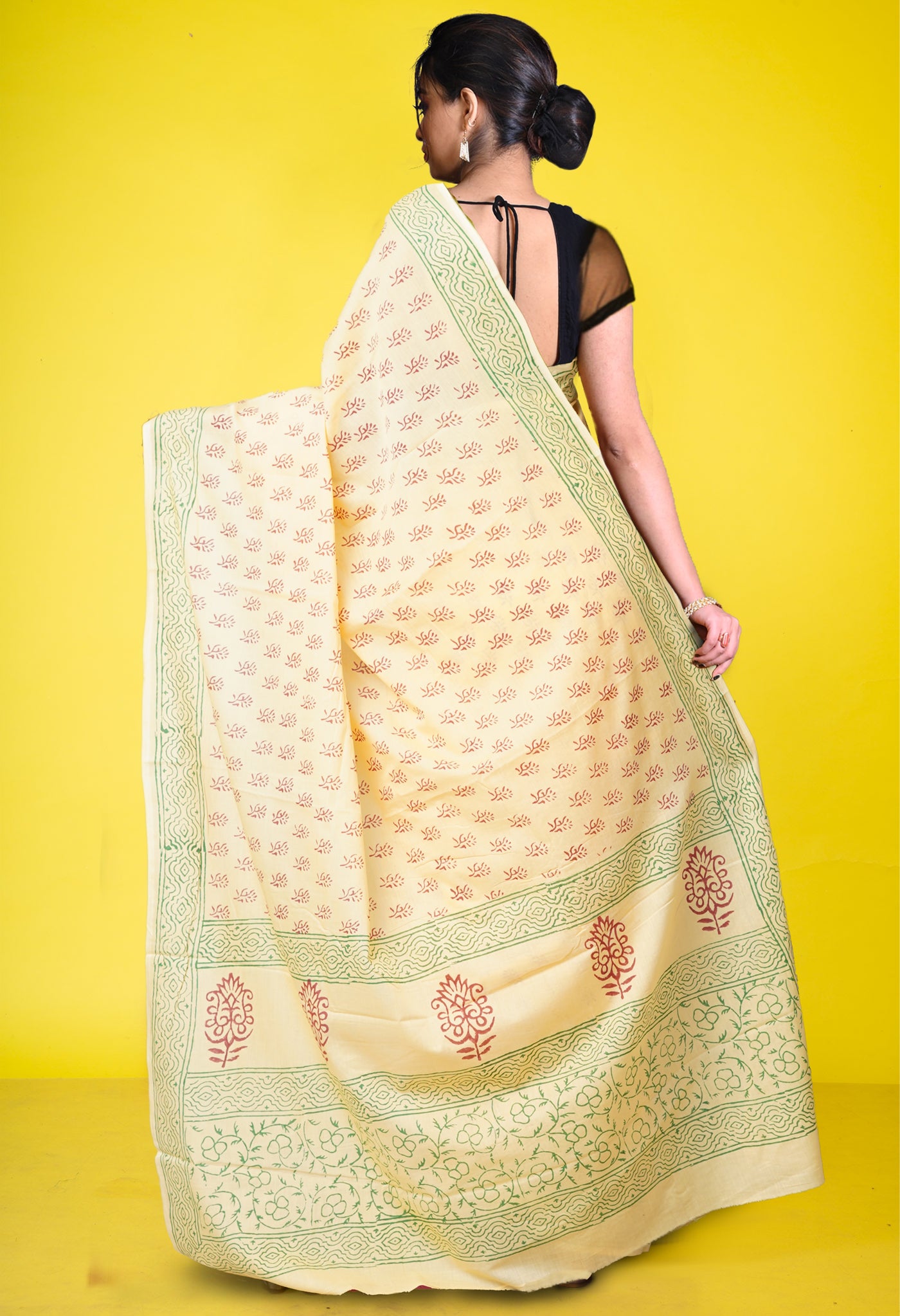 Cream Pure  Block Printed Soft Cotton Saree-UNM78473