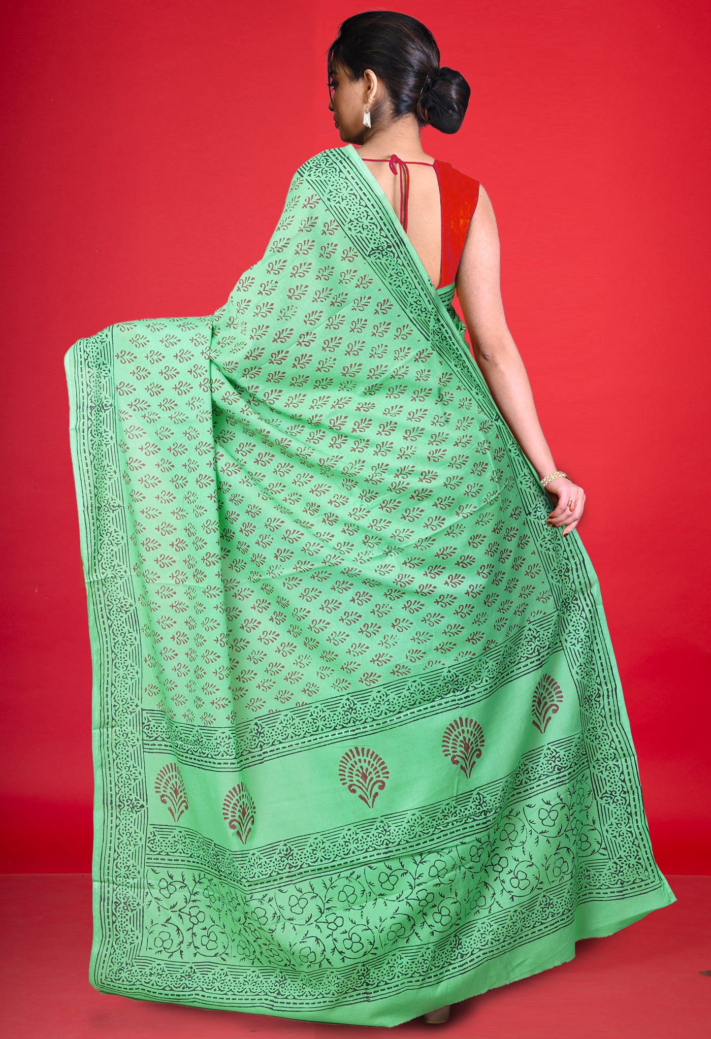 Green Pure  Block Printed Soft Cotton Saree-UNM78478