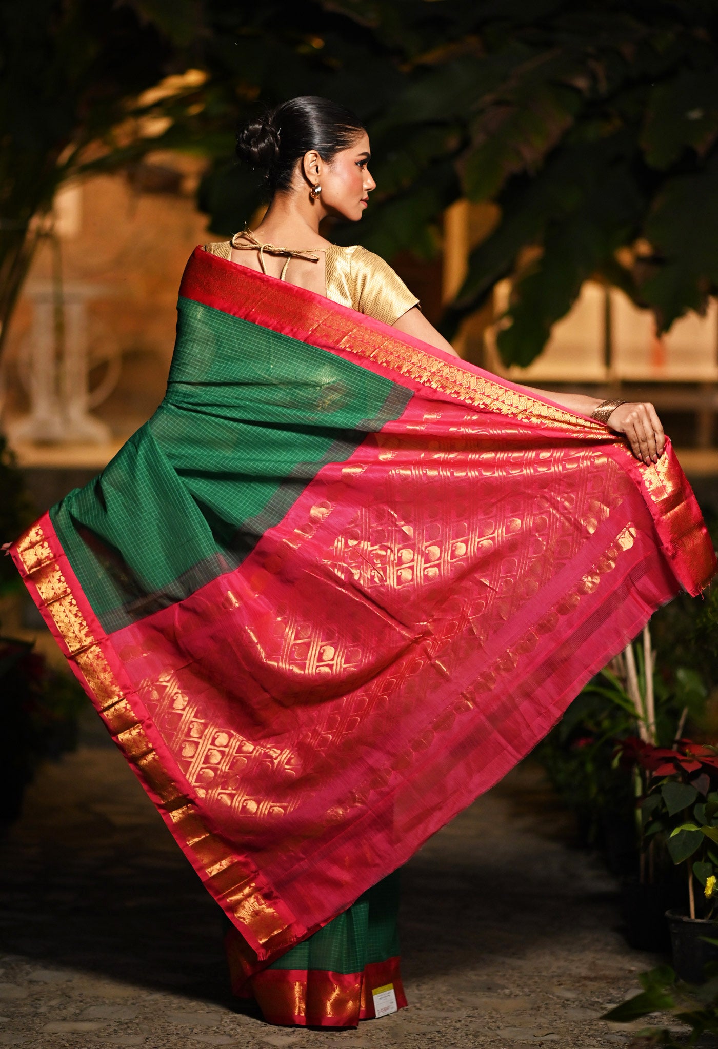 Green-Red PureHandloom Checks Gadwal Cotton Saree-UNM80730