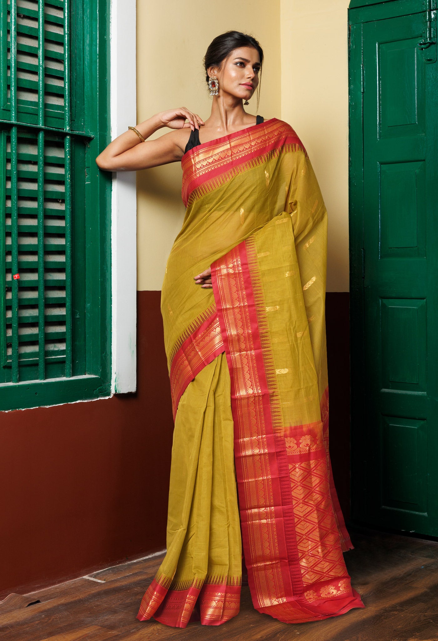 Mehendi Green-Red Pure Handloom Gadwal Cotton Saree-UNM80777