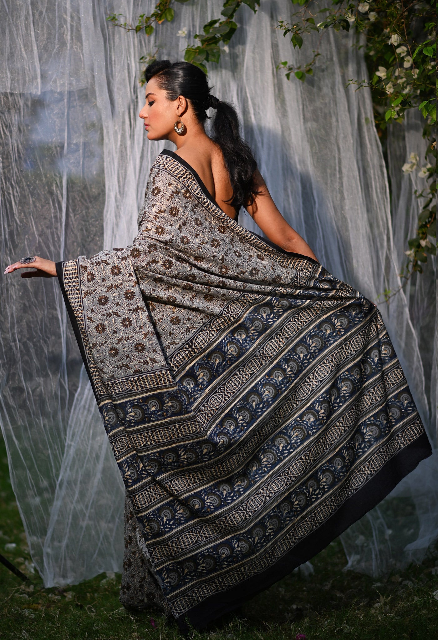 Grey Pure Bagru Printed Soft Cotton Saree-UNM81783