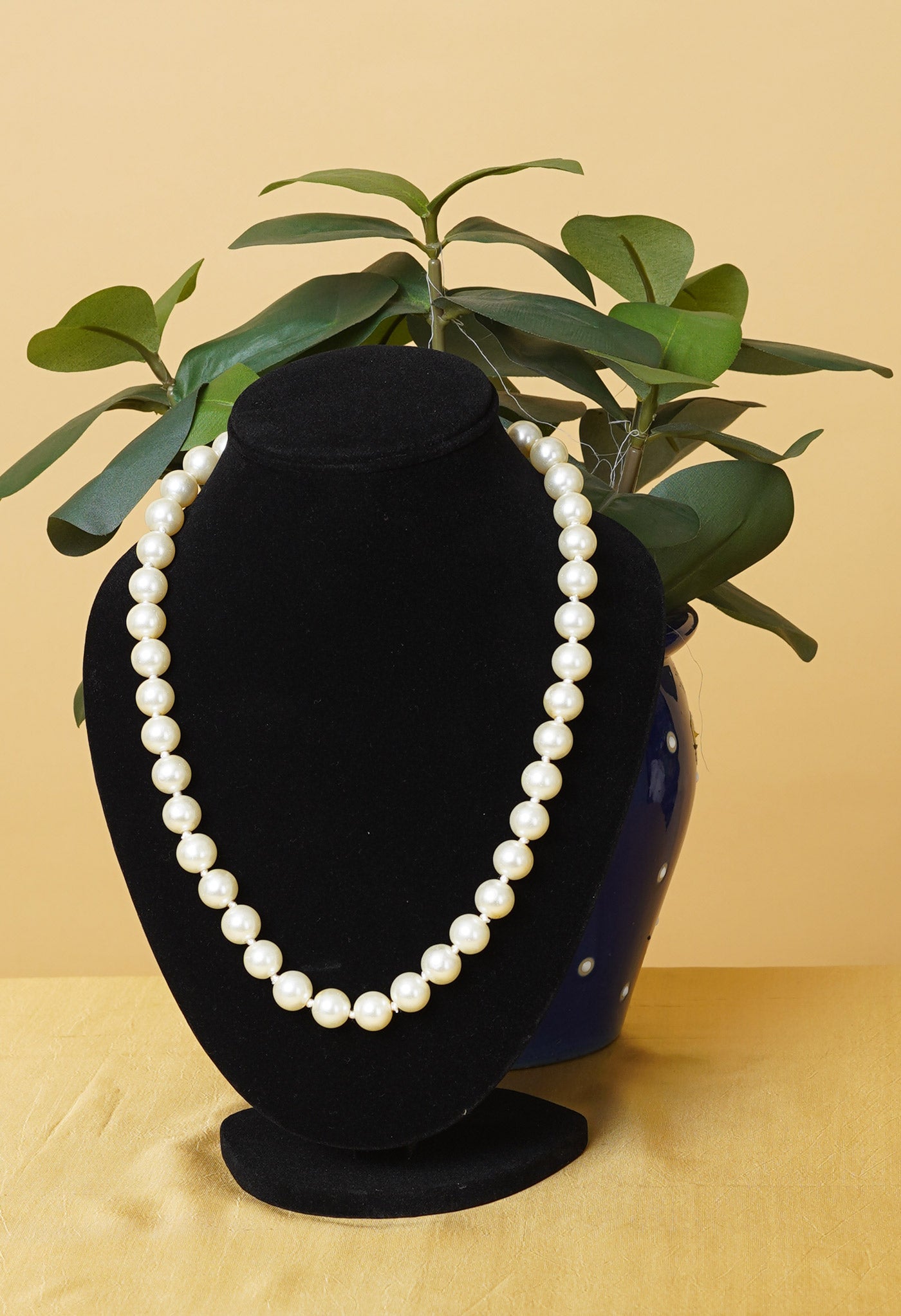 White Amravati Pearls Beads Necklace-UJ481