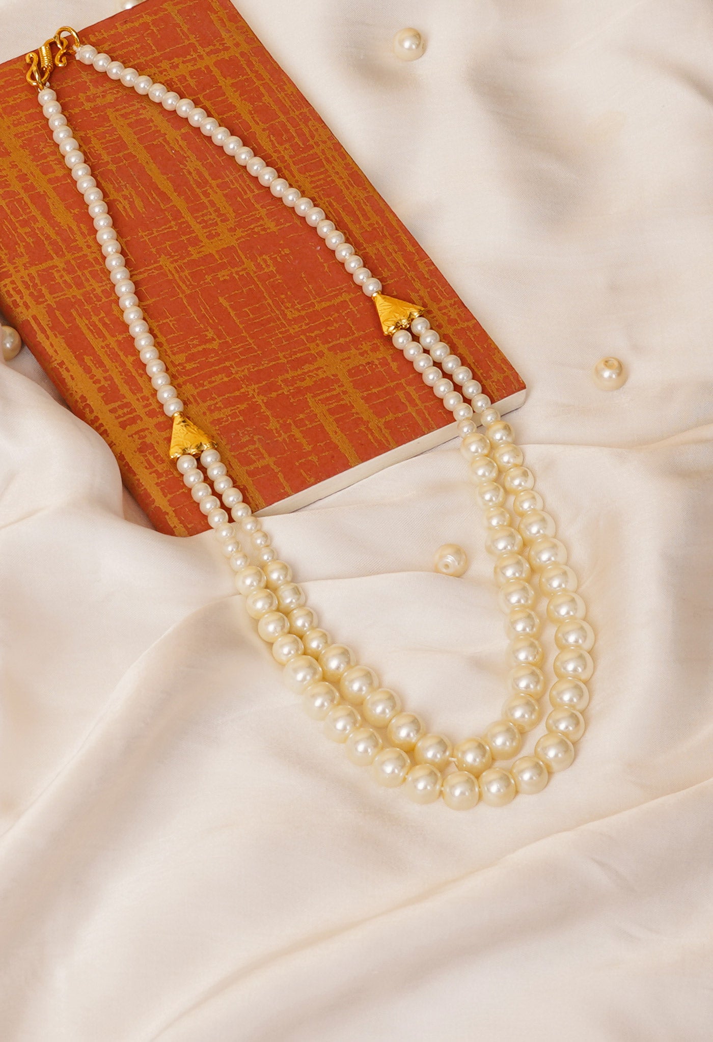 White Amravati Pearls Beads Necklace-UJ491