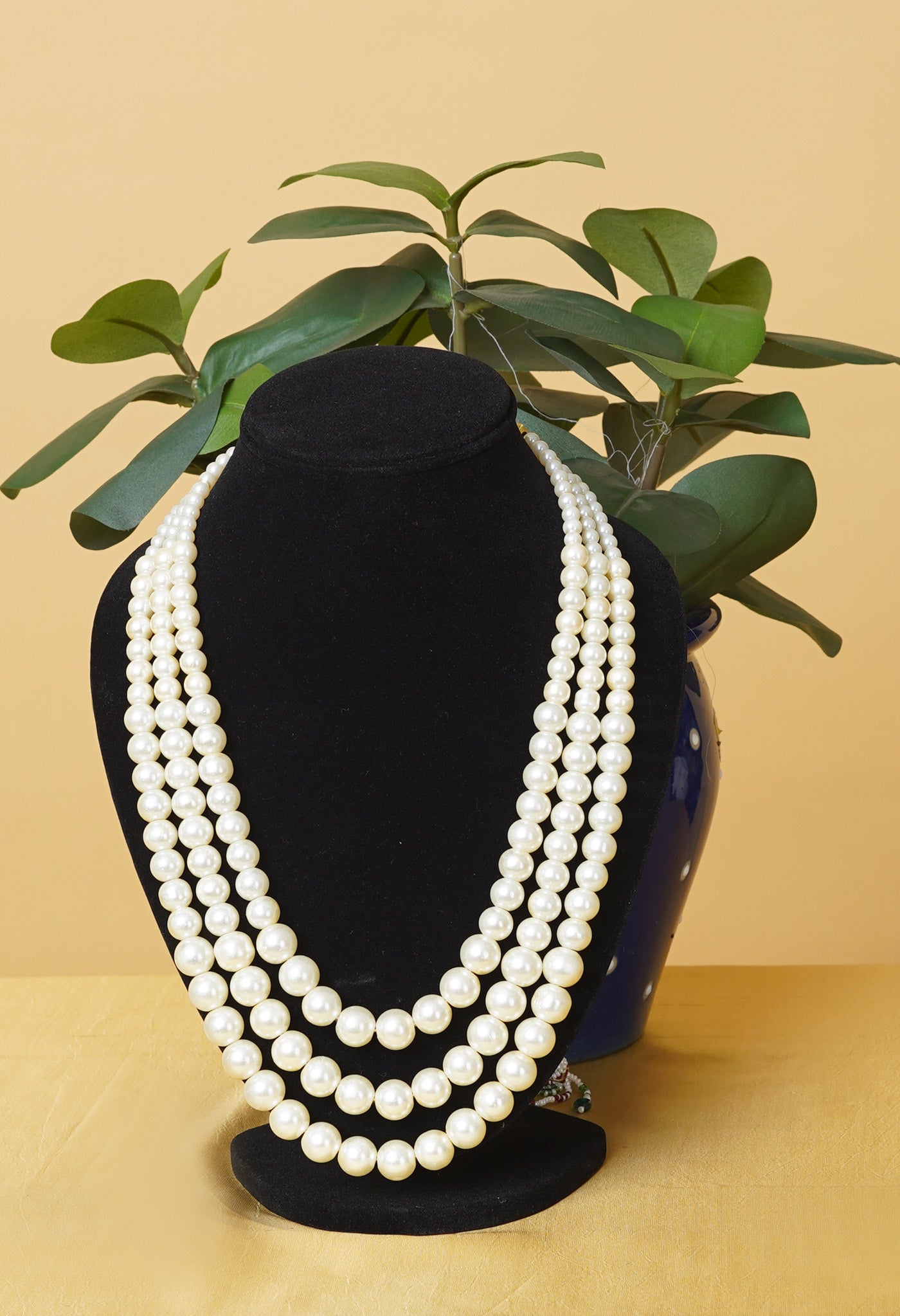 White Amravati Pearls Beads Necklace-UJ495