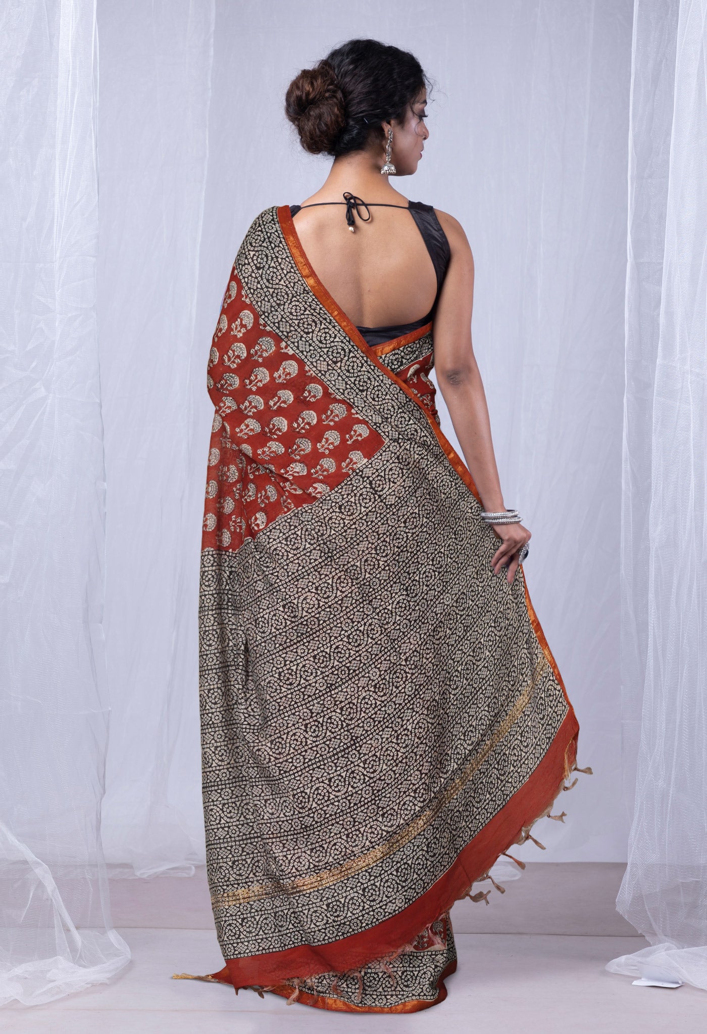 Red Pashmina Bagru Printed Cotton Saree-UNM74043