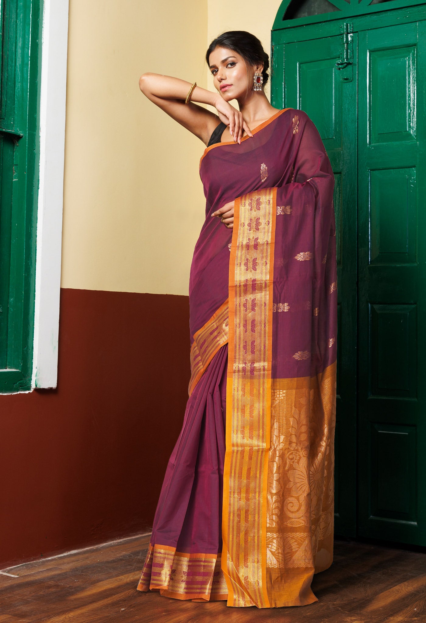 Maroon Pure Handloom Mercerized Superfine Gadwal Cotton Saree-UNM74097