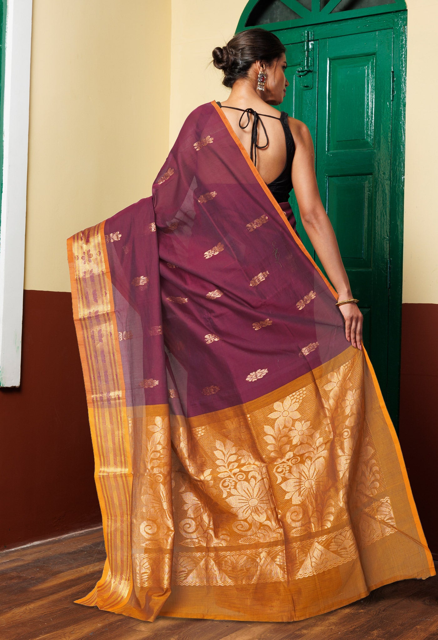 Maroon Pure Handloom Mercerized Superfine Gadwal Cotton Saree-UNM74097