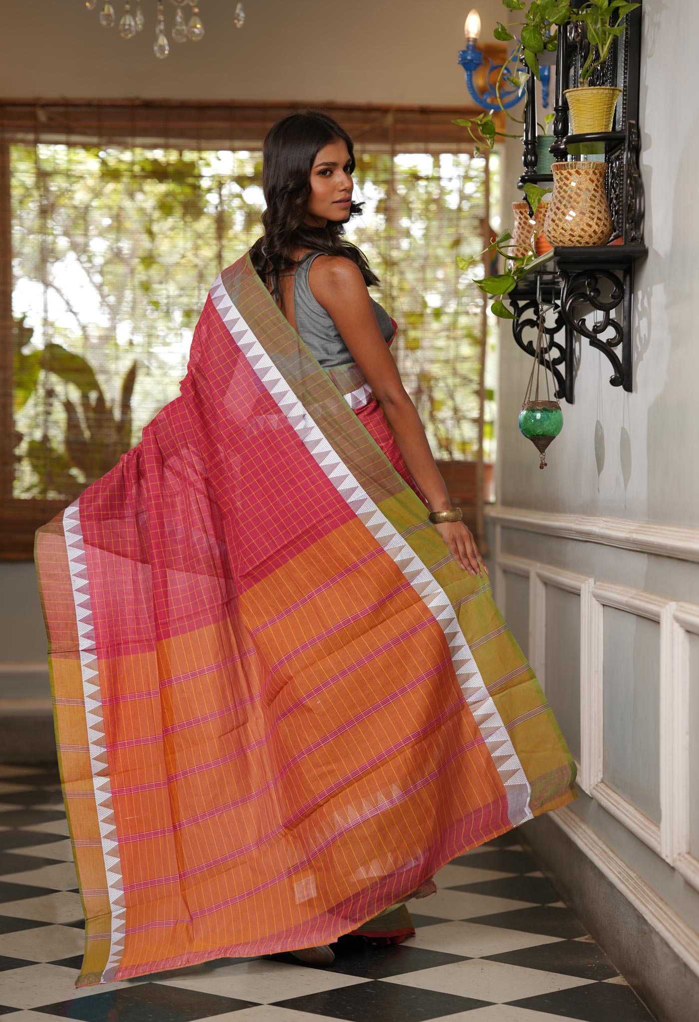 Linen Checks Sarees: Buy Latest Linen Checks Saree in India