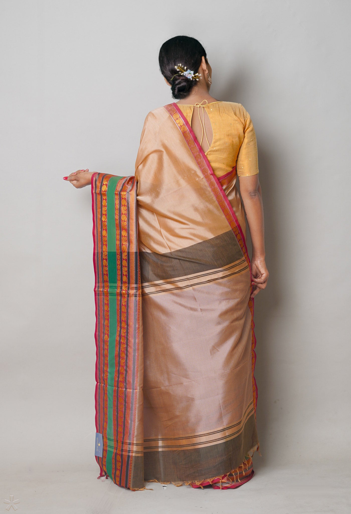 Grey and Pink Narayanpet Silk Handloom Plain Saree with Border Design –  Uppada