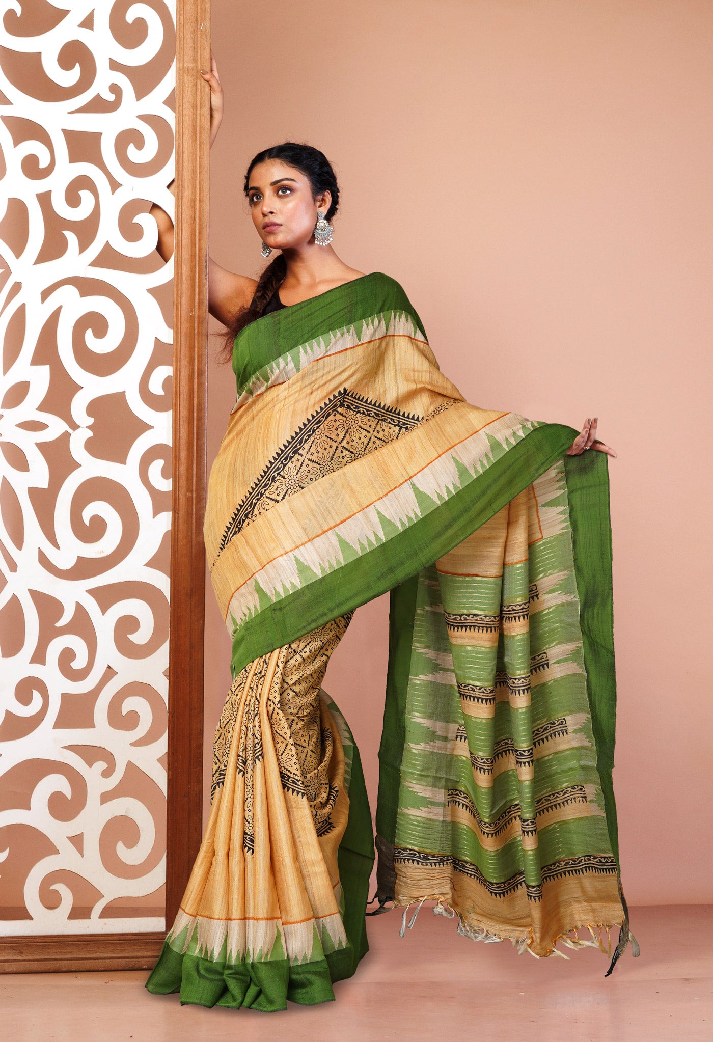 Cream Pure Handloom Hand Block Printed Vidarbha Tussar Silk Saree-UNM74506