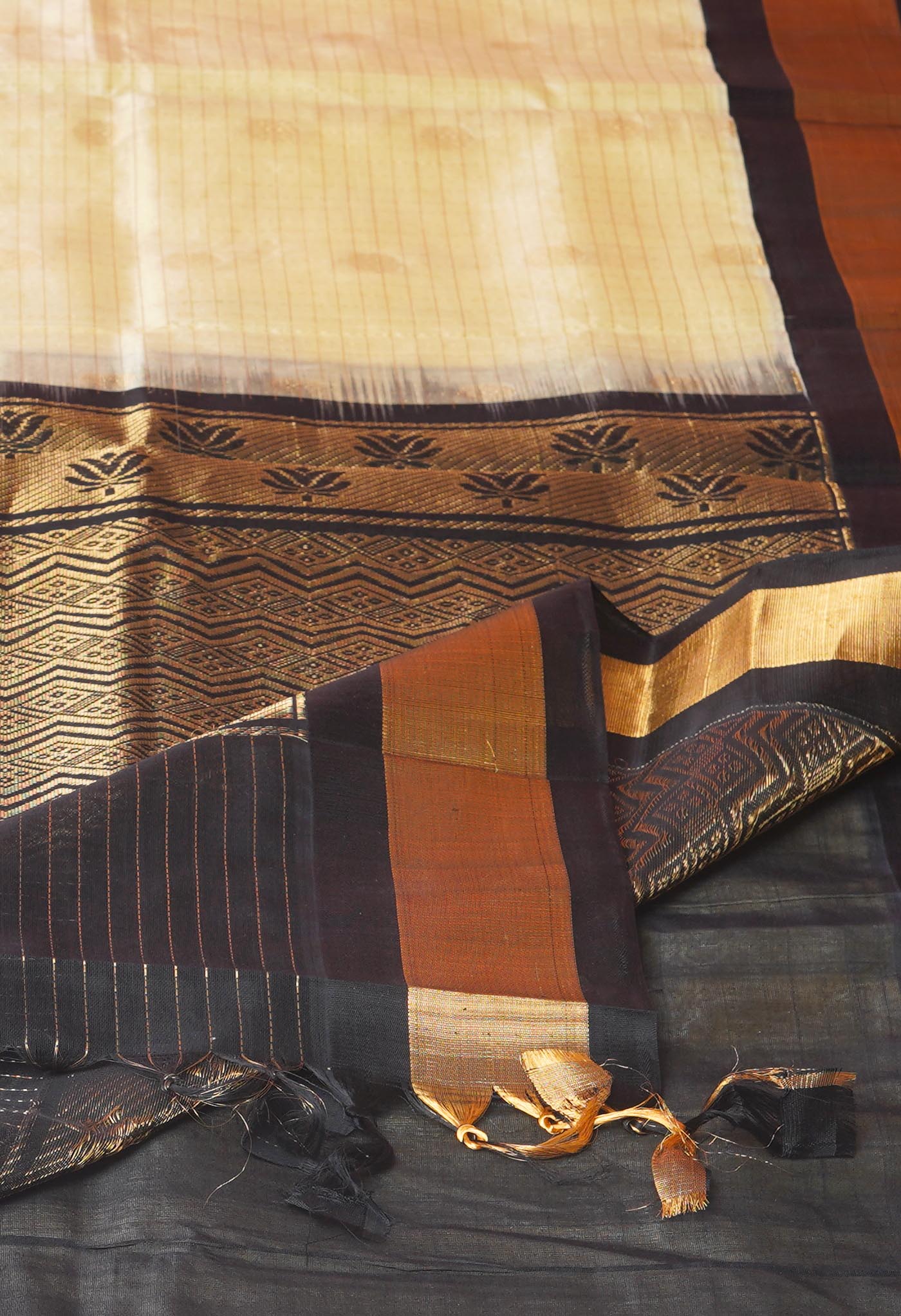 Cream-Black Pure Handloom Assam With Checks Zari Weaving Silk Saree-UNM74529