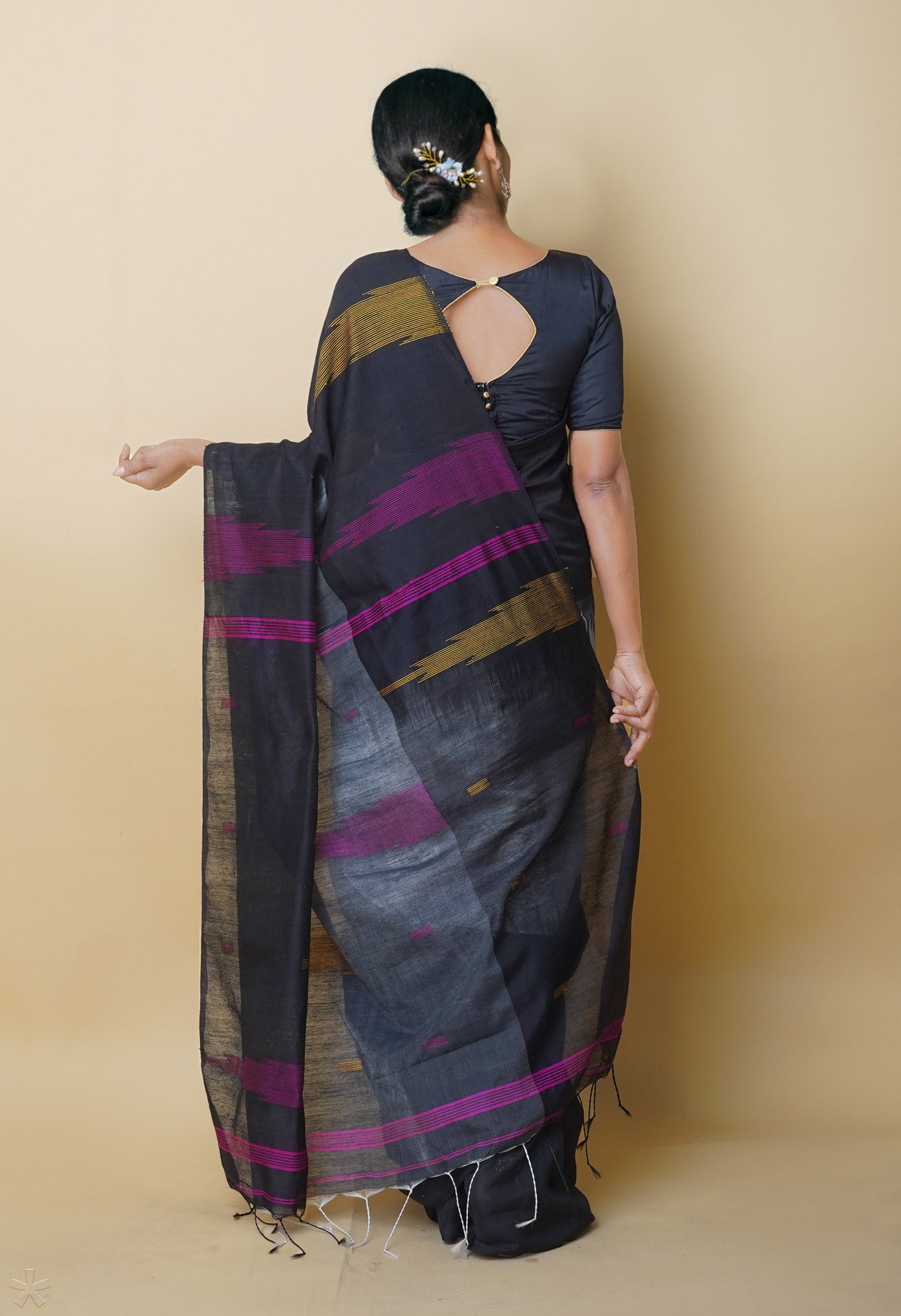 Designer Zardosi Banarasi Silk Saree (Pink,Cream) in Kolkata at best price  by Minu - Justdial