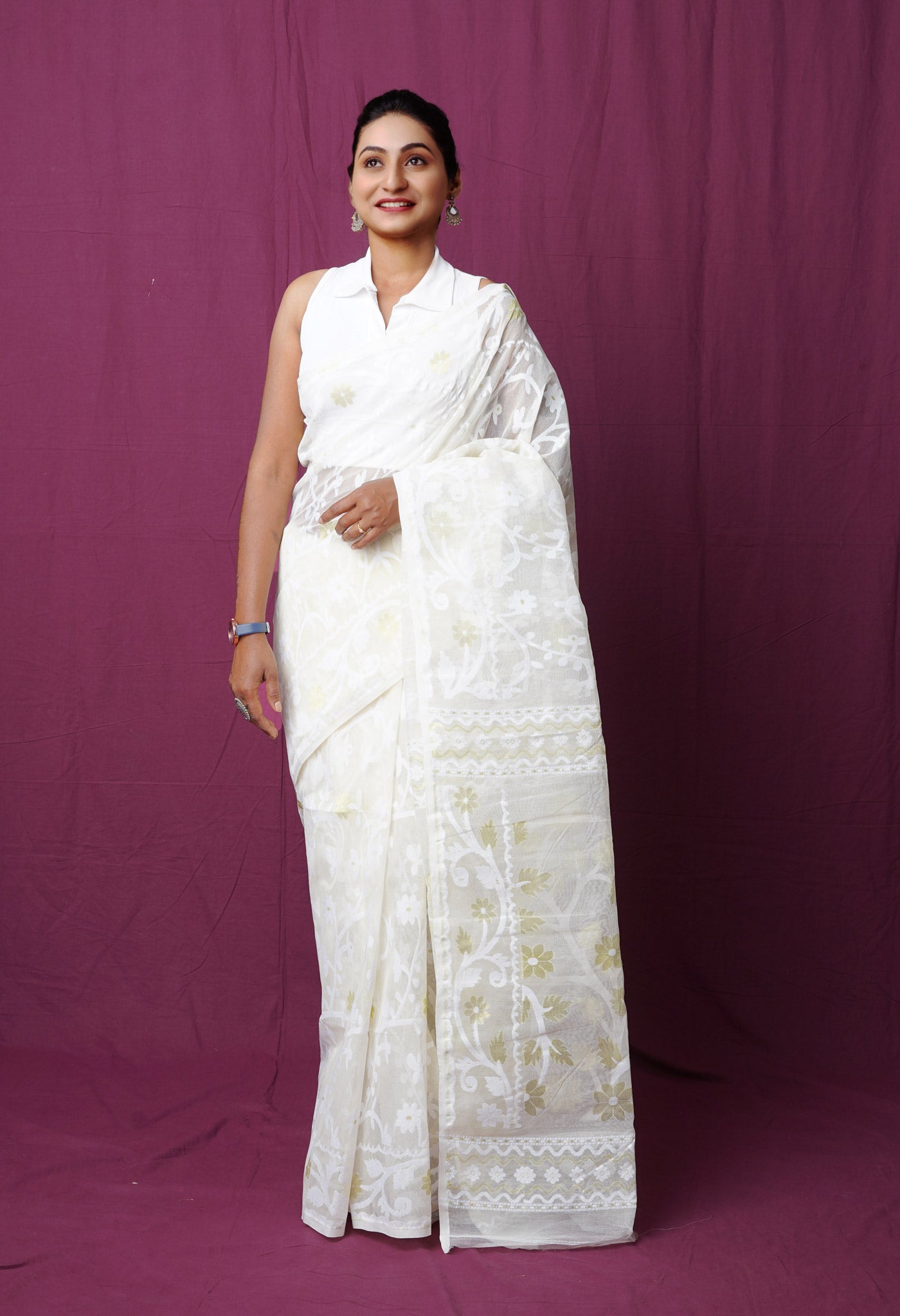 Amazon Cotton Saree: बहुत ही हल्के कॉटन से बनी हैं ये साड़ियां, कंफर्ट के  साथ देंगी ट्रेडिशनल लुक - amazon cotton saree below 1000 to get comfort and  traditional style - Navbharat Times