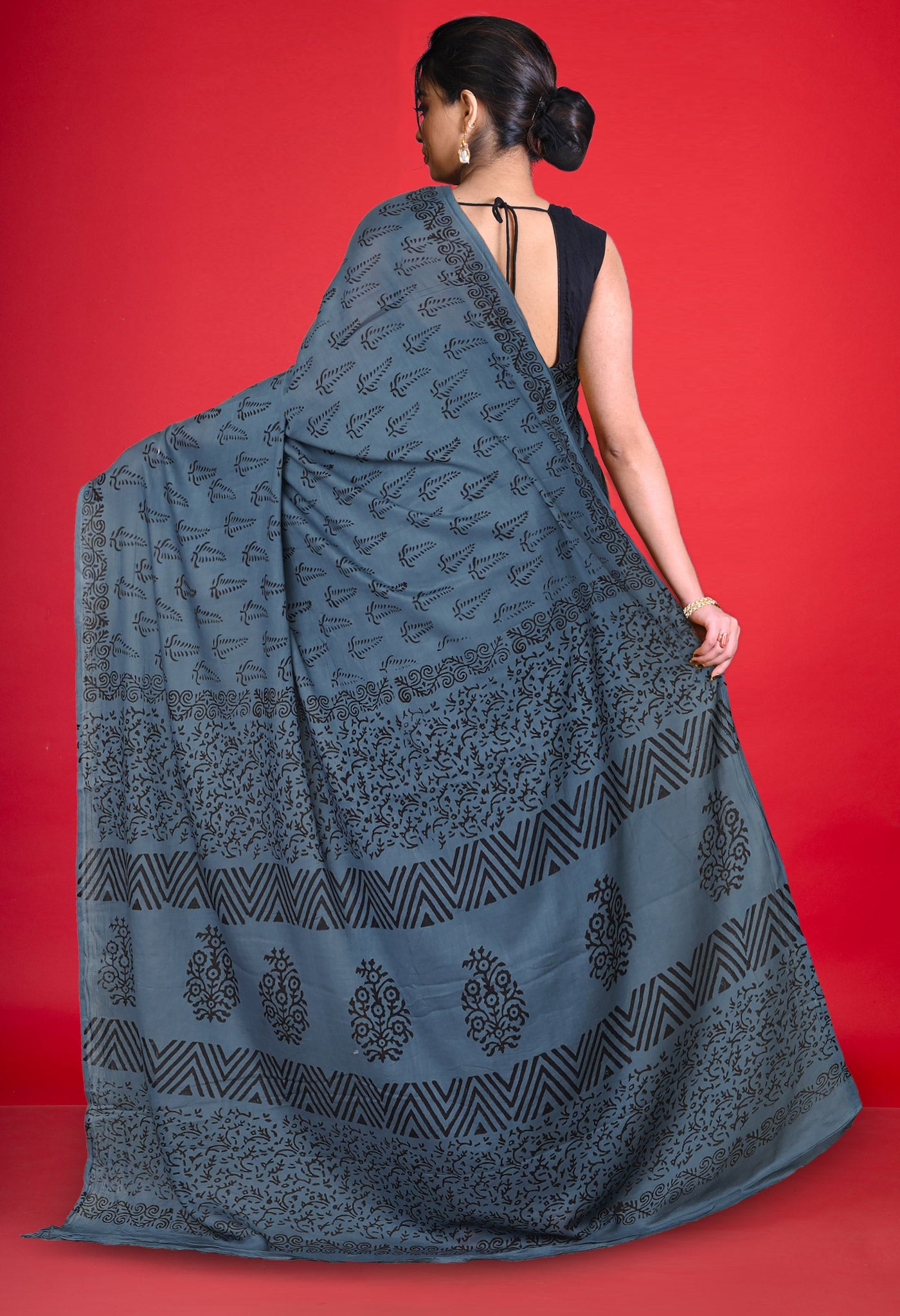 Grey Pure Dyed Hand Block Printed Soft Cotton Saree-UNM77542