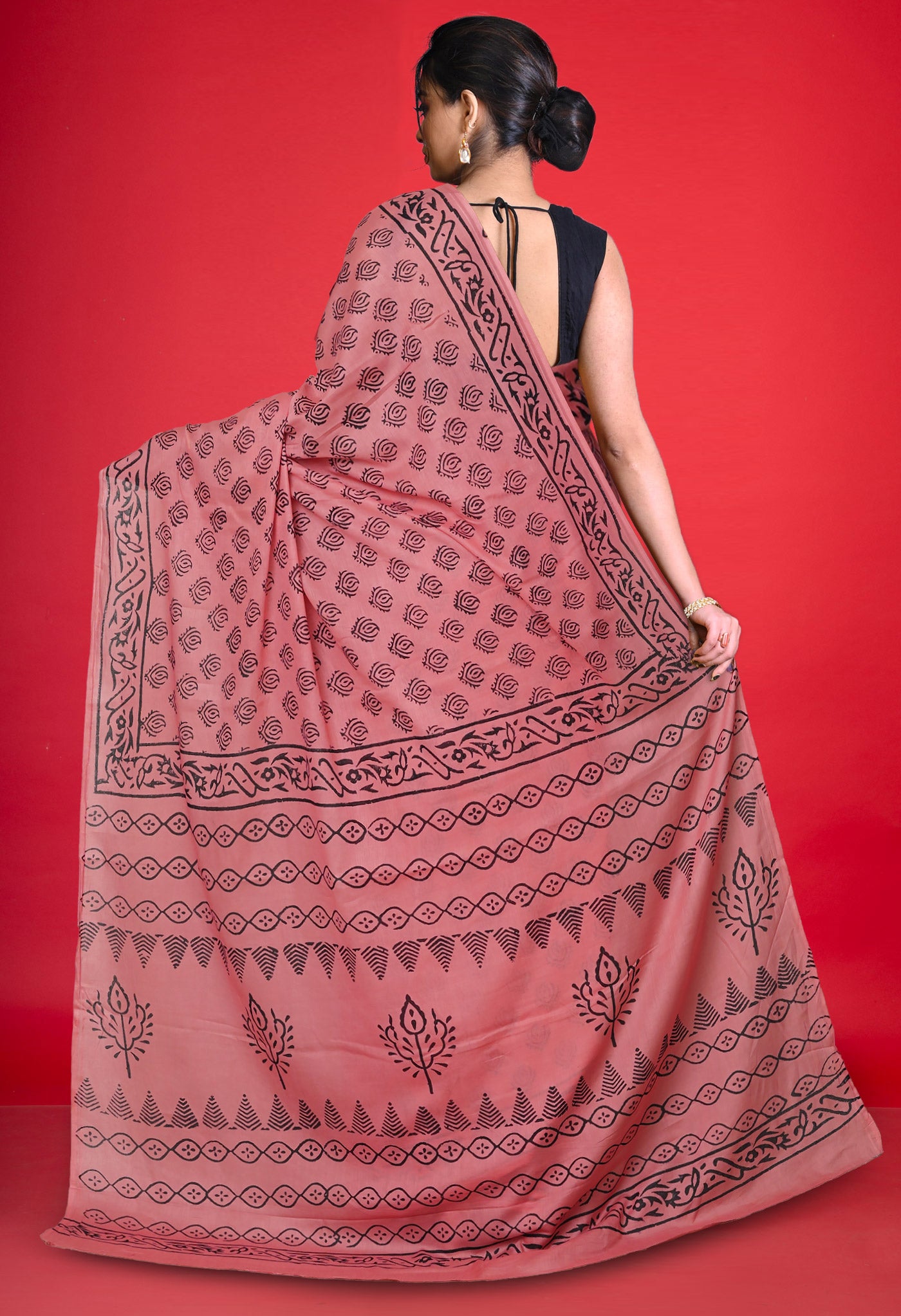 Peach Red Pure Dyed Hand Block Printed Soft Cotton Saree-UNM77543