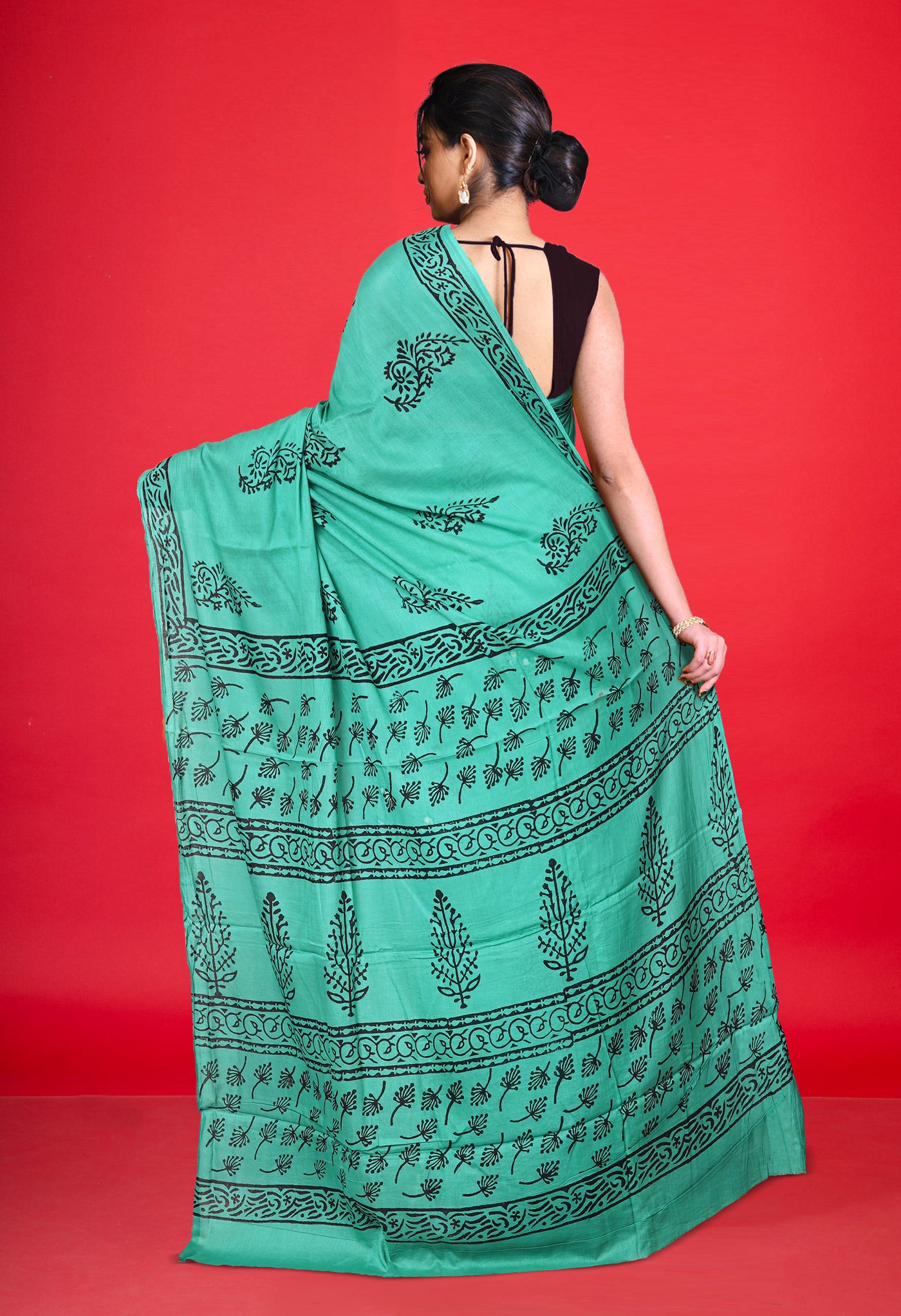 Green Pure Dyed Hand Block Printed Soft Cotton Saree-UNM77576