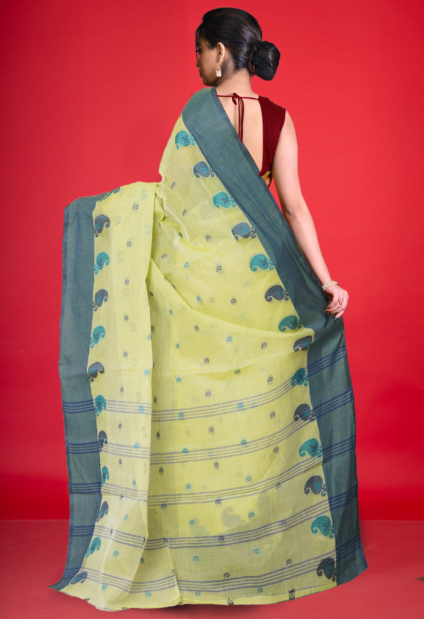 Pastel Olive Green Pure Handloom Superfine Bengal Cotton Saree-UNM77702