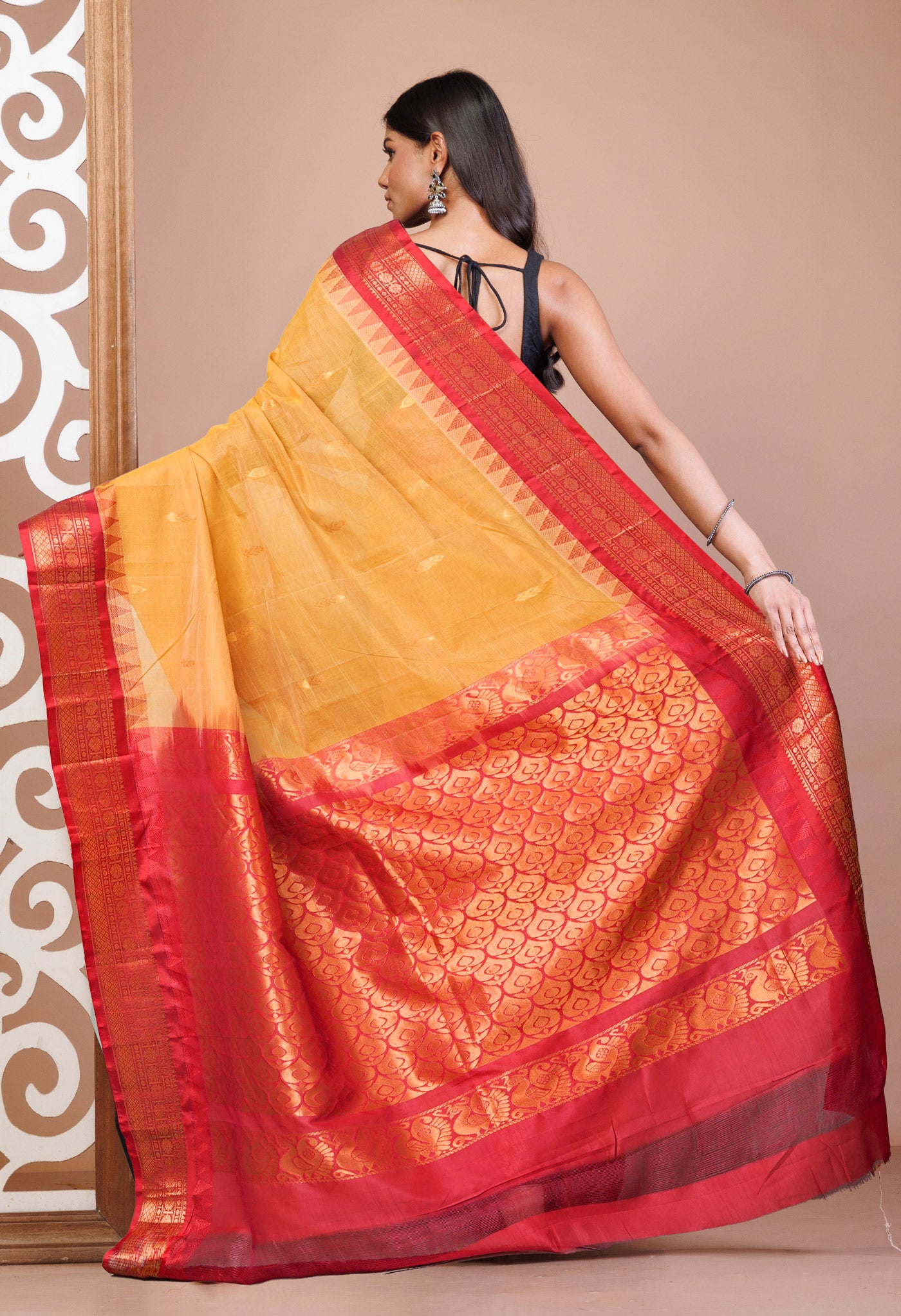 Brown Pure  Handloom Gadwal Cotton Saree