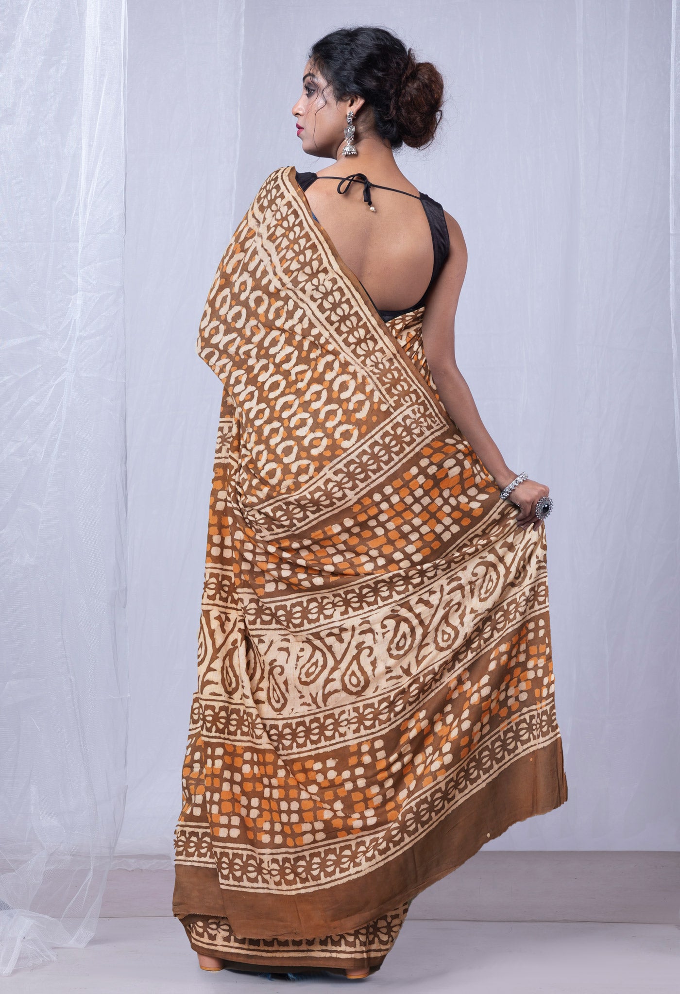 Brown Pure  Dabu Printed Mulmul Cotton Saree-UNM78970