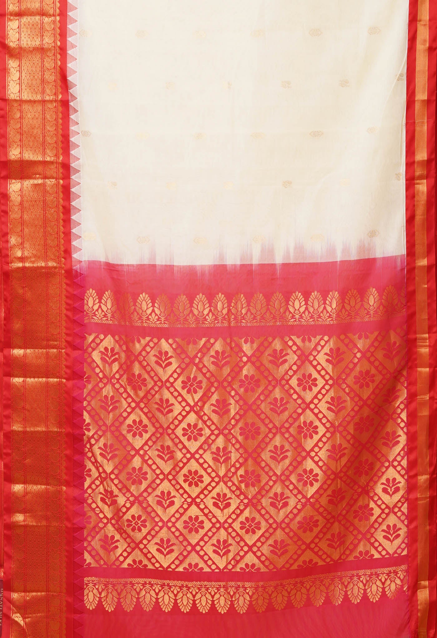 Ivory Pure Handloom Gadwal Cotton Saree