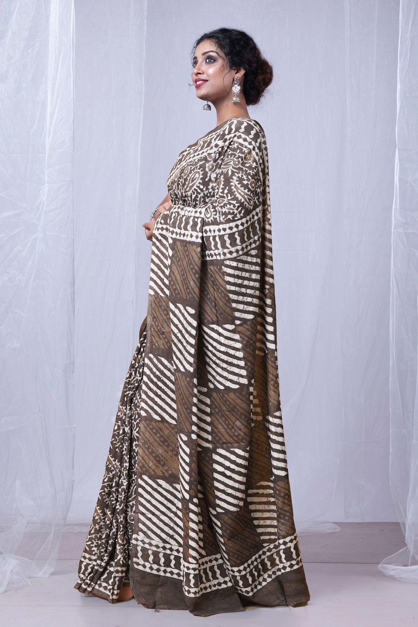 Grey Pure Dabu Printed Mulmul Cotton Saree-UNM79137