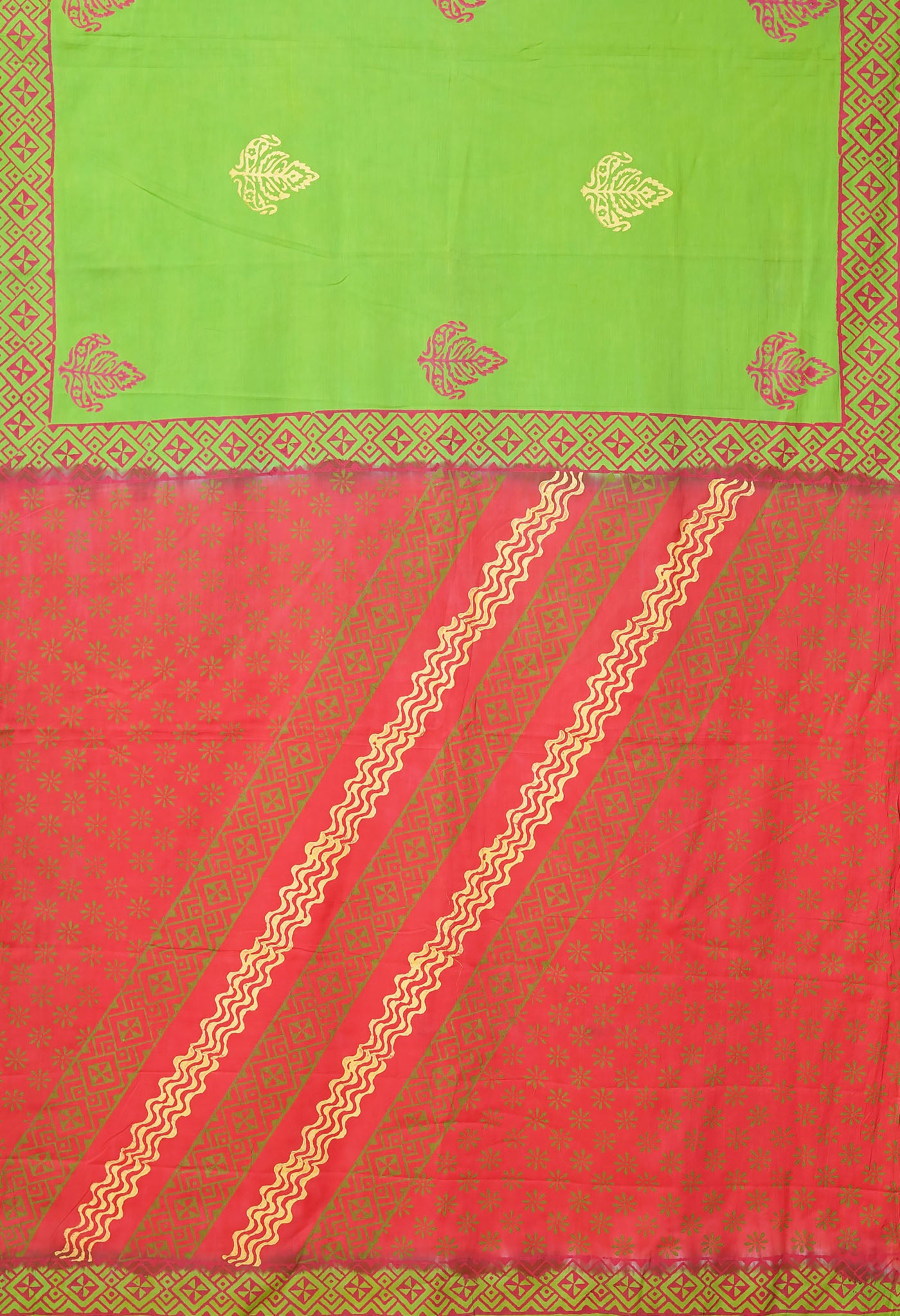 Green Pure Hand Block Printed Soft Cotton Saree-UNM79276