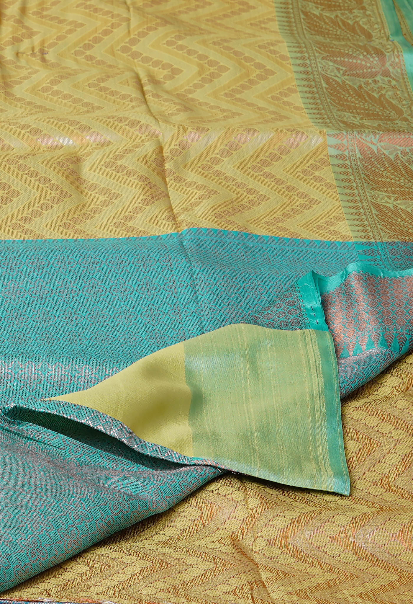 Green Banarasi Tissue Saree-UNM80079