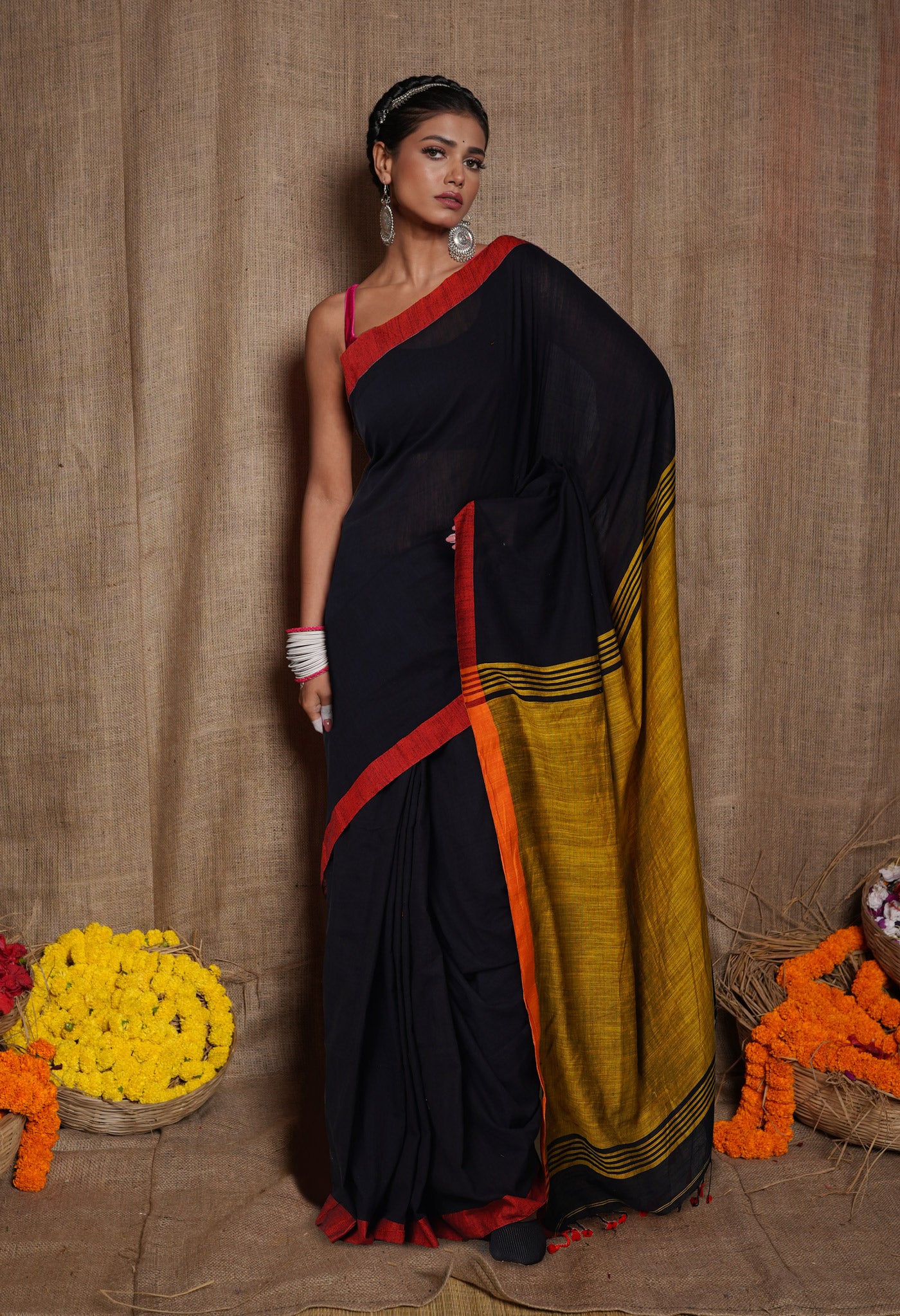 Black-Brown Pure Plain With Contrast Pallu Cotton Linen Saree-UNM80194