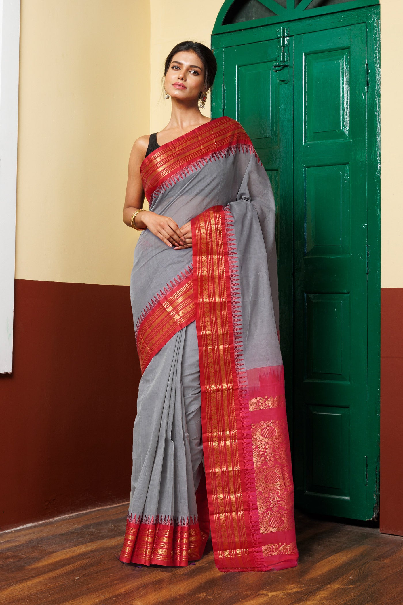 Grey-Red Pure Handloom Gadwal Cotton Saree-UNM80492