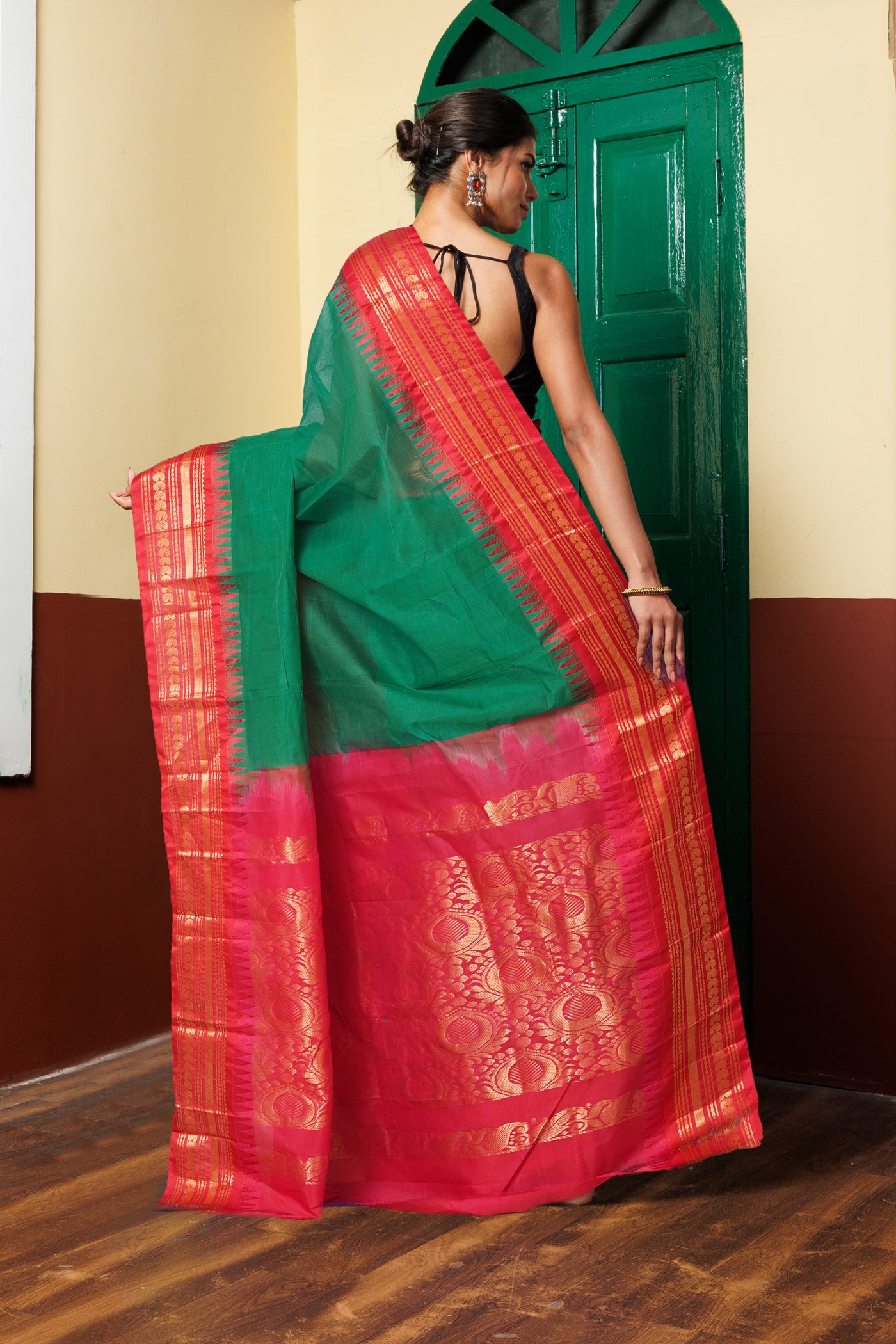 Green-Red Pure Handloom Gadwal Cotton Saree-UNM80497