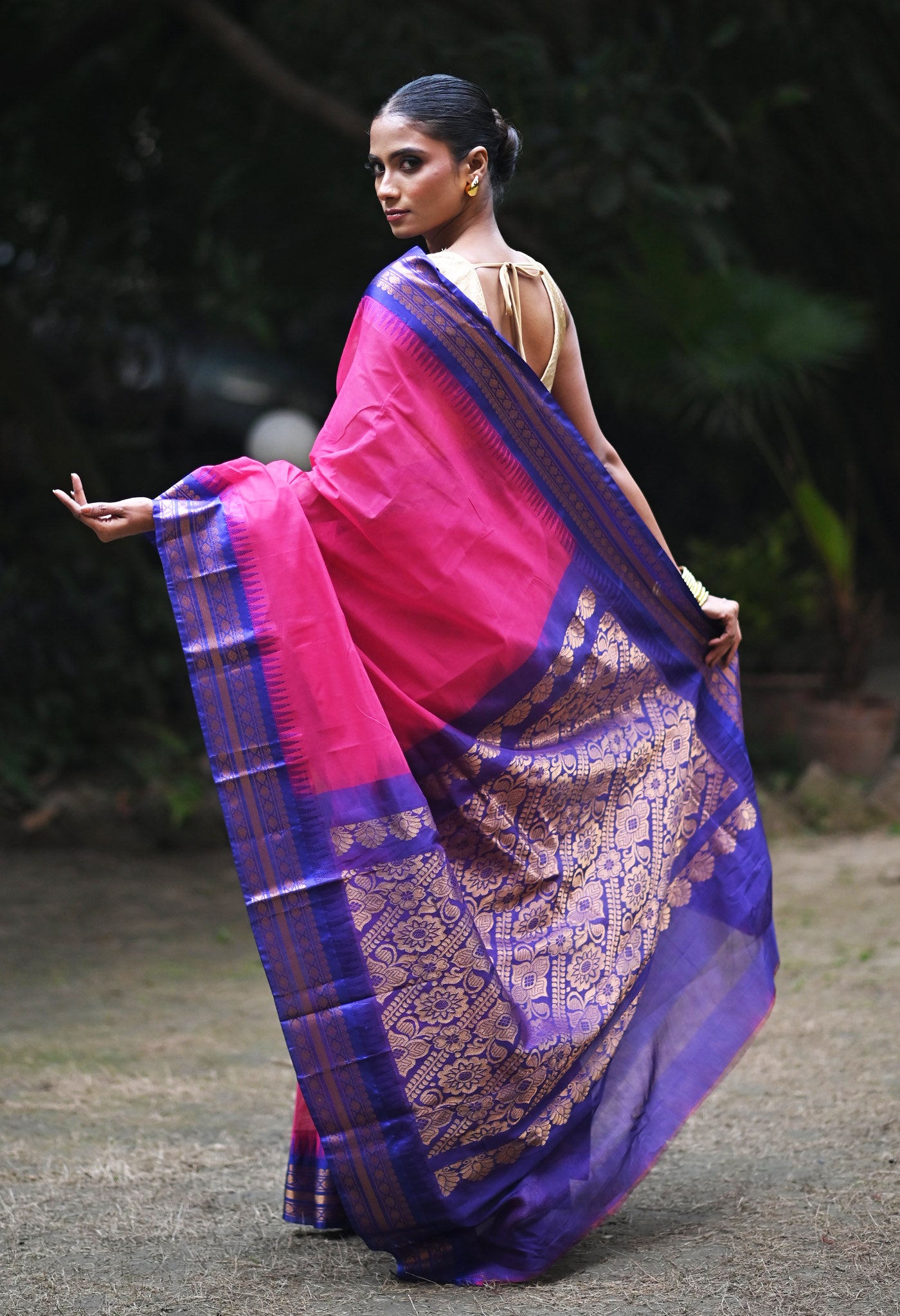 Pink-Dark Blue Pure Handloom Gadwal Cotton Saree-UNM80500