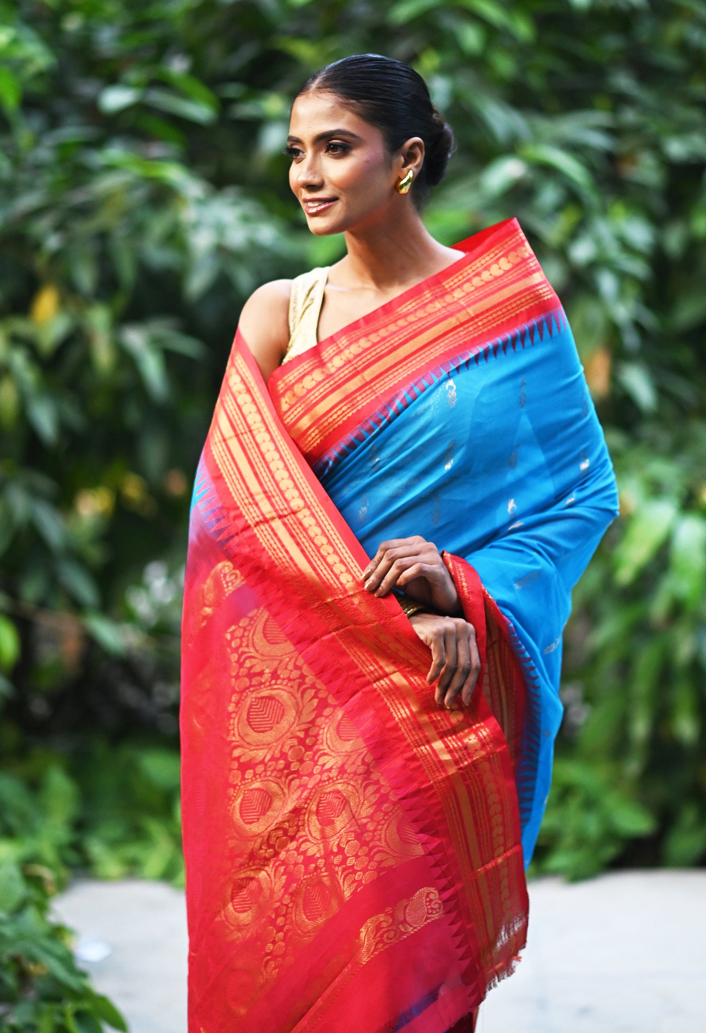 Blue-Red Pure Handloom Gadwal Cotton Saree-UNM80612