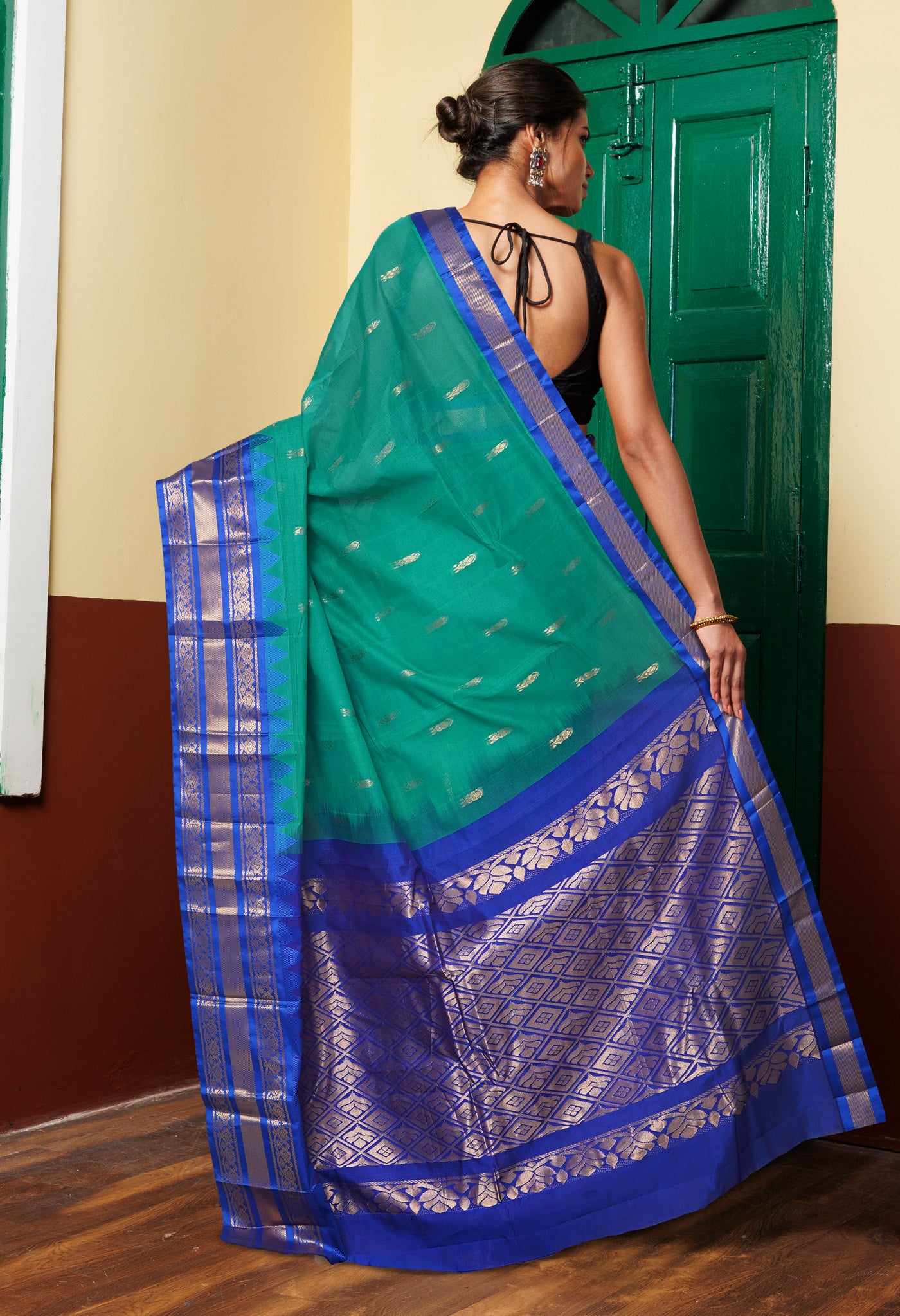 Green-Dark Blue PureHandloom Gadwal Cotton Saree-UNM80713