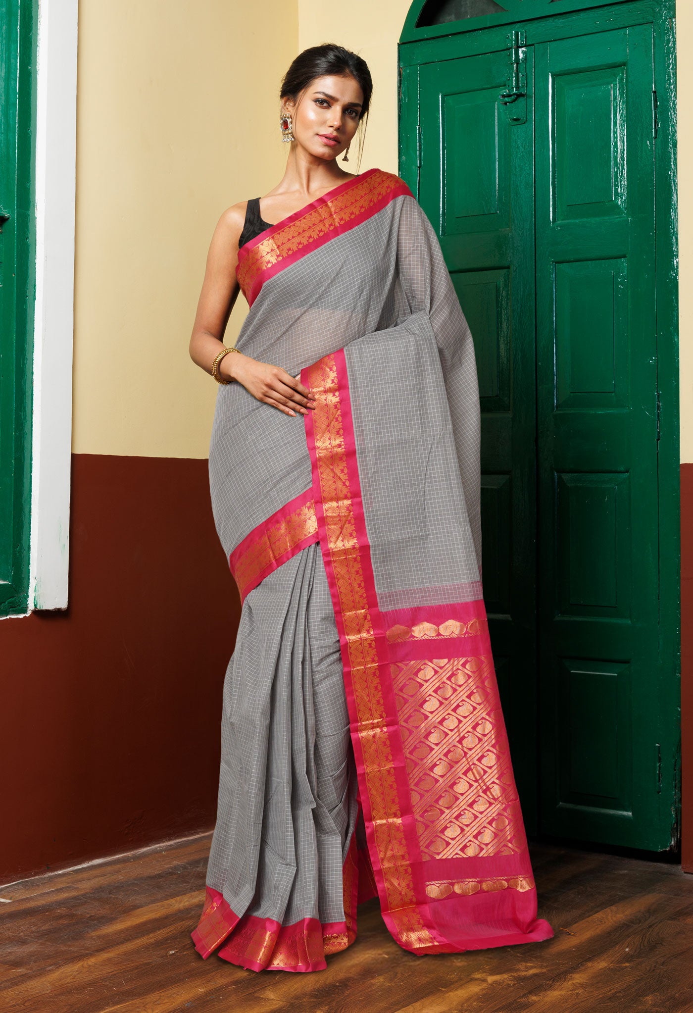 Grey-Red PureHandloom Checks Gadwal Cotton Saree-UNM80725