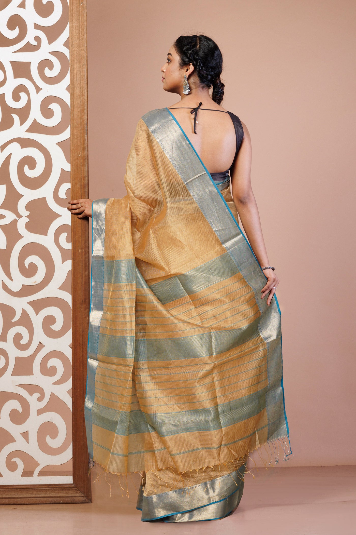 Cream-Blue Pure Handloom Maheshwari Sico Saree-UNM80899