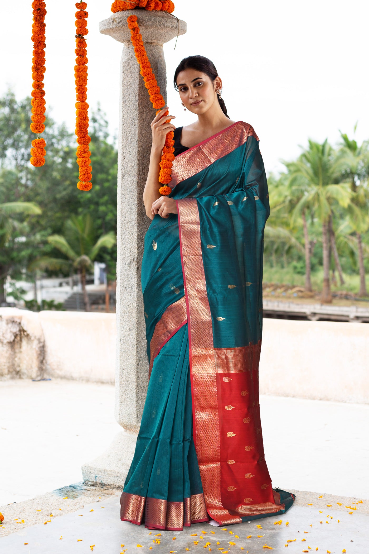 Peacock Green-Red Pure Handloom Maheshwari Sico Saree-UNM80904