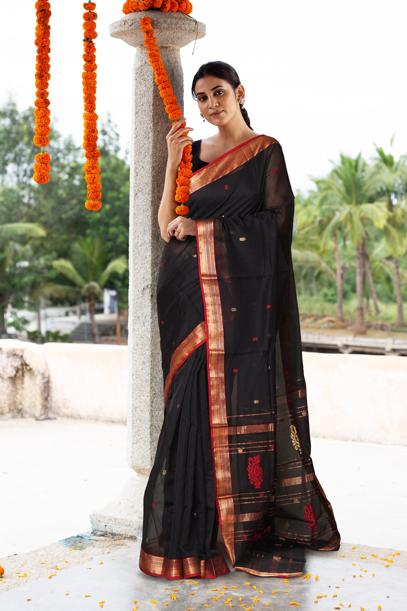 Black-Red Pure Handloom Maheshwari Sico Saree-UNM80906