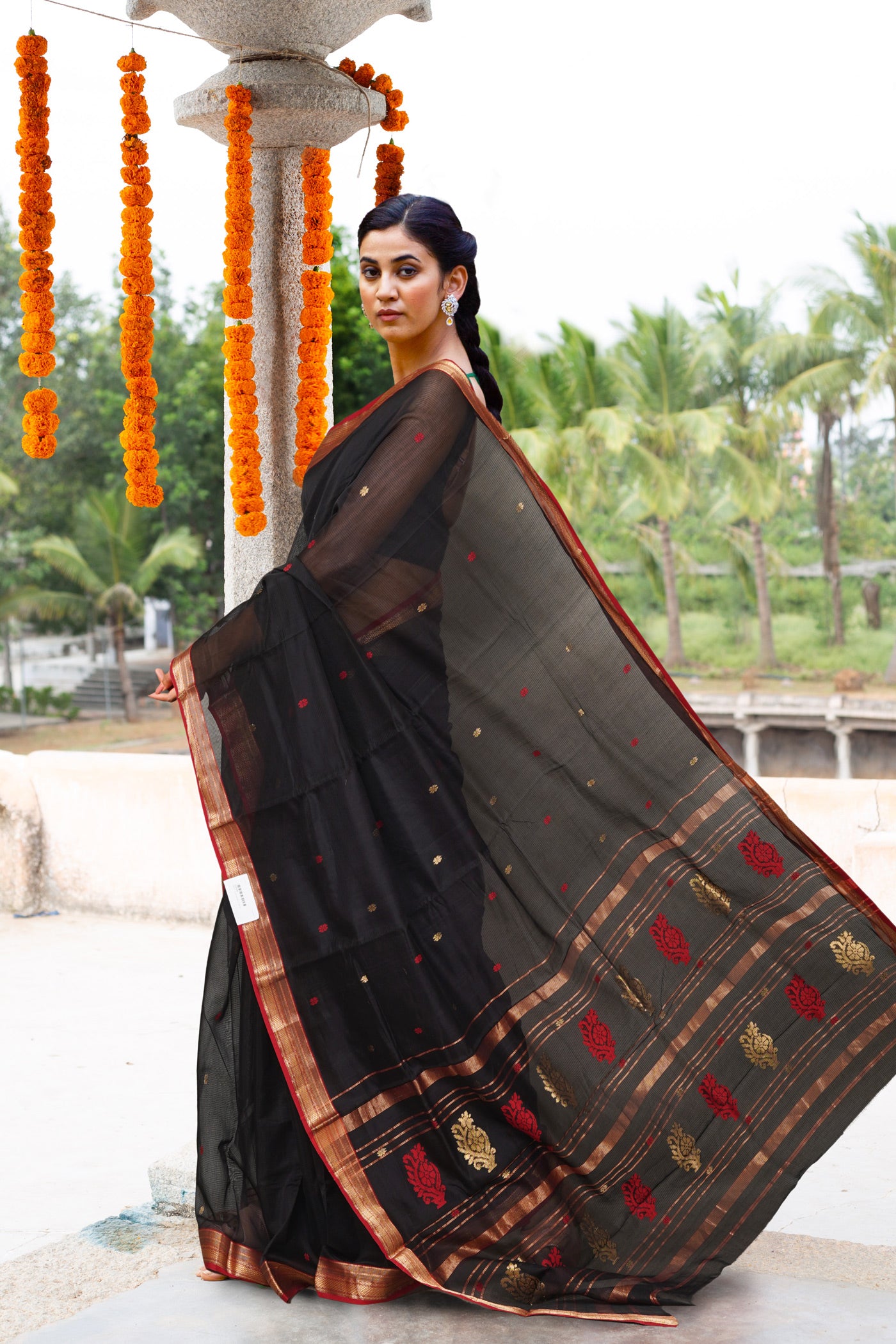 Black-Red Pure Handloom Maheshwari Sico Saree-UNM80906