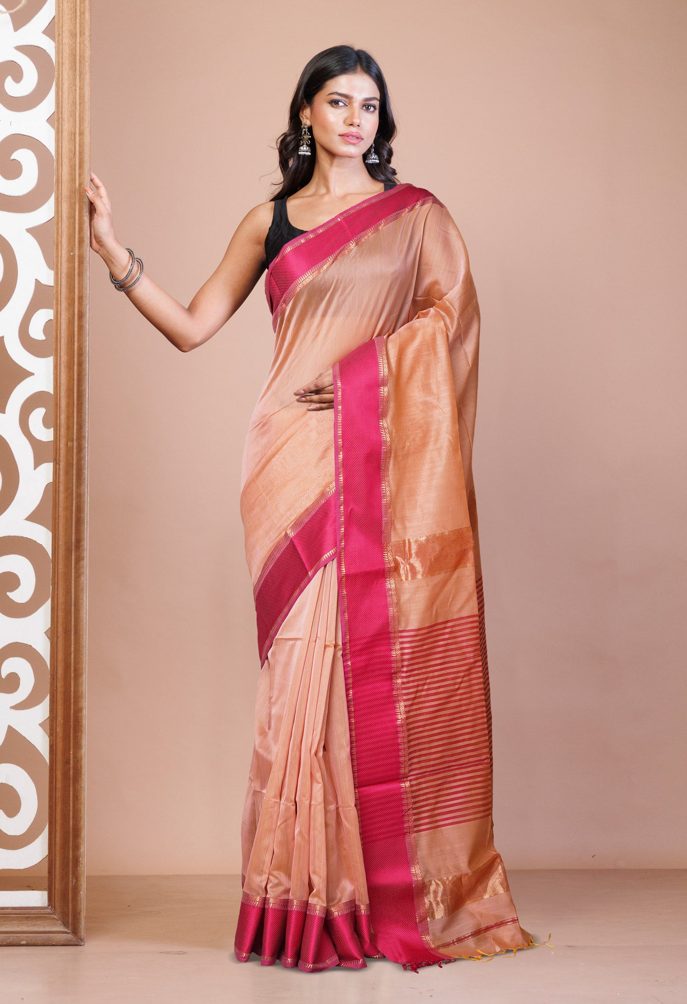 Peach Pink-Pink Pure Handloom Maheshwari Sico Saree-UNM80916