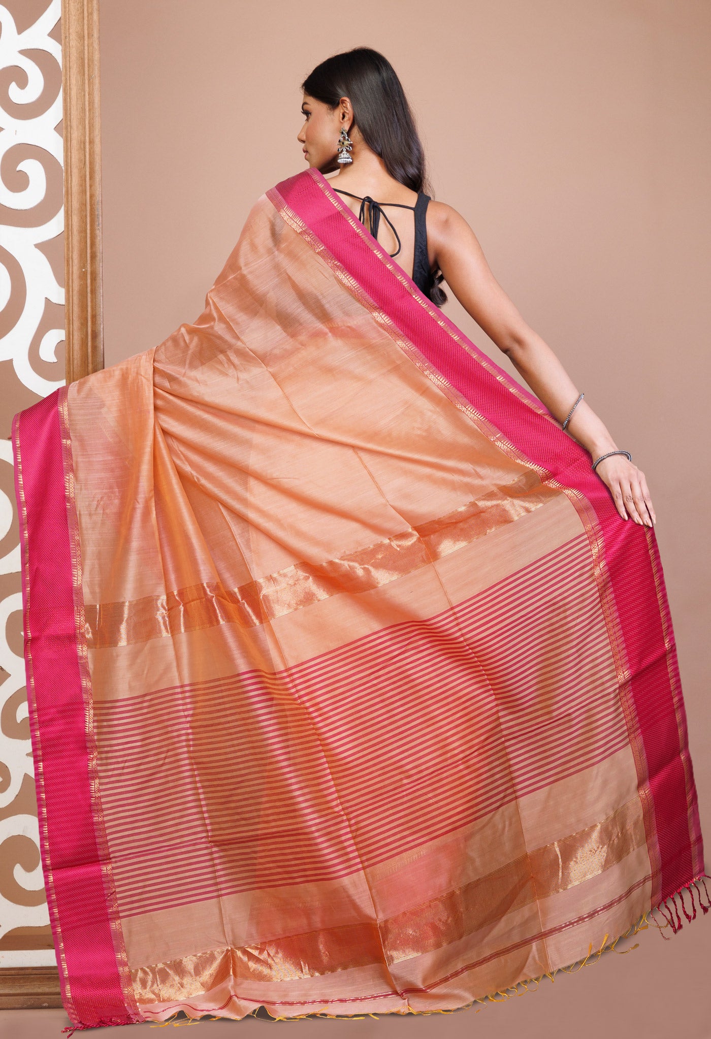 Peach Pink-Pink Pure Handloom Maheshwari Sico Saree-UNM80916