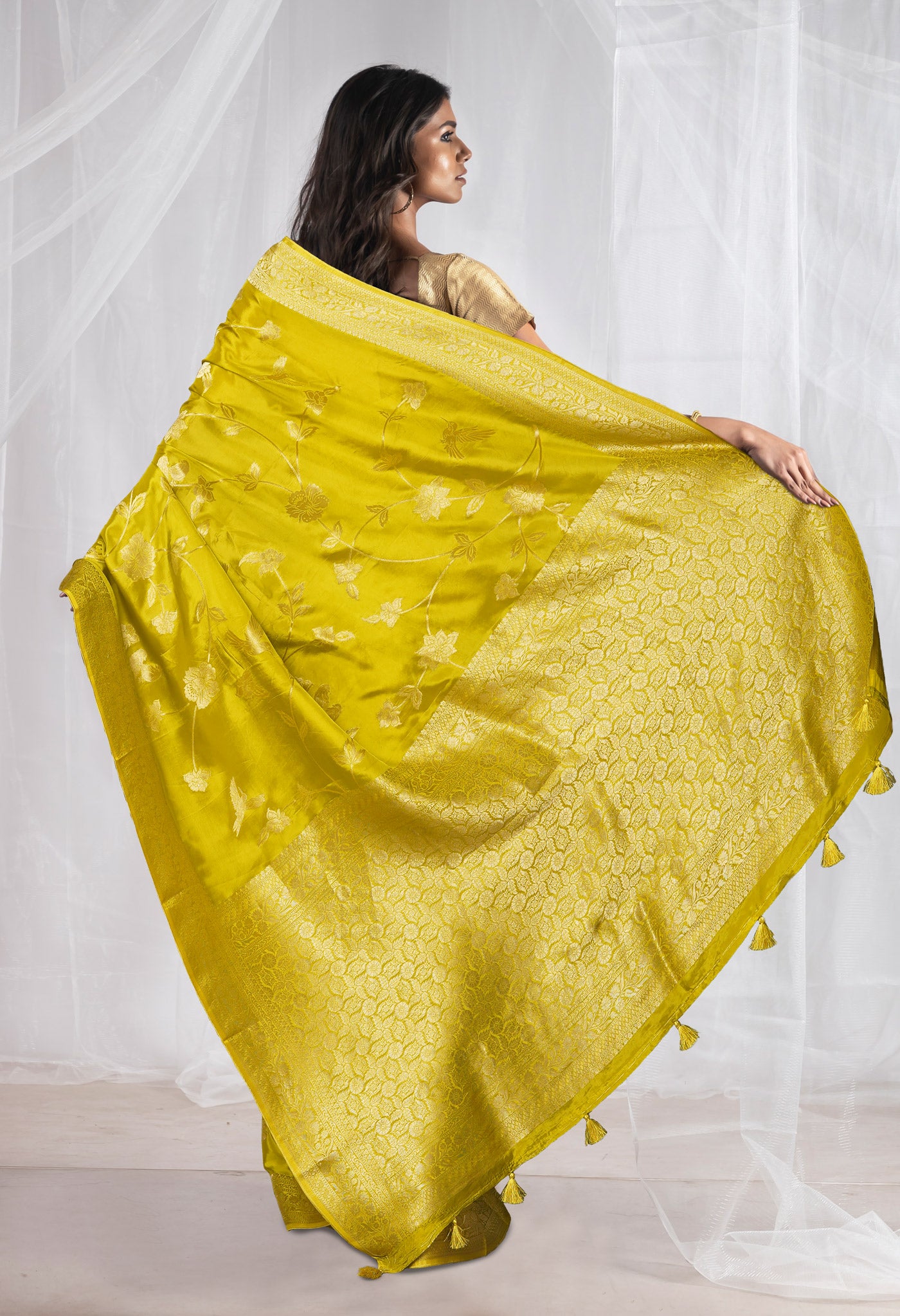 Yellow Pure  Banarasi Soft Silk Saree-UNM81319