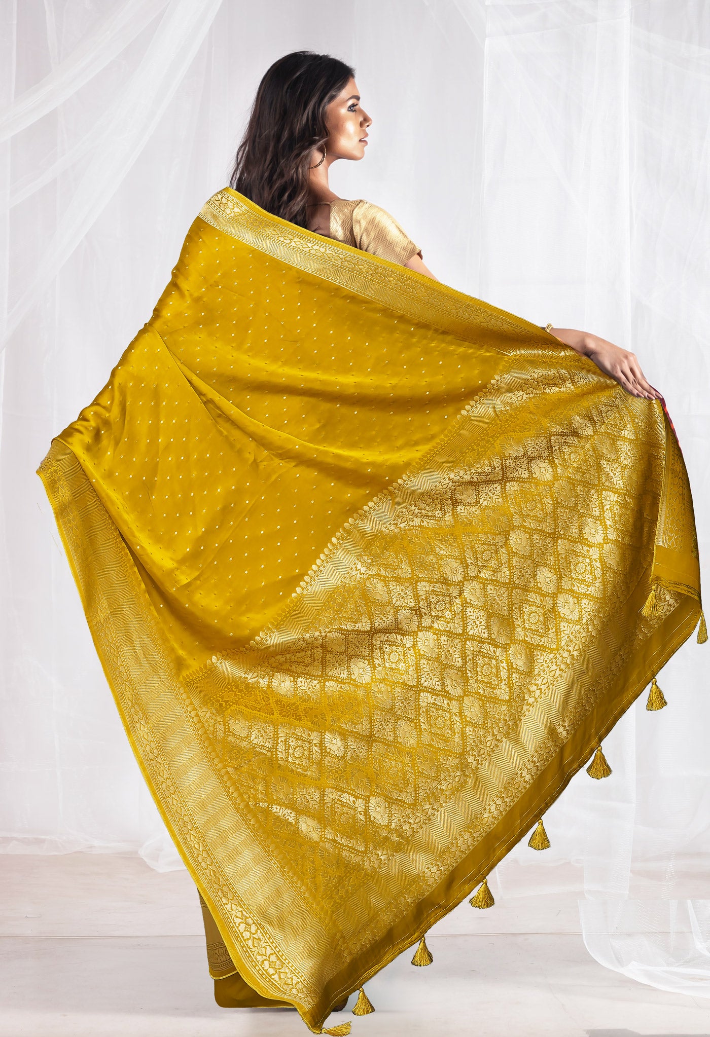 Yellow Pure  Banarasi Soft Silk Saree-UNM81345