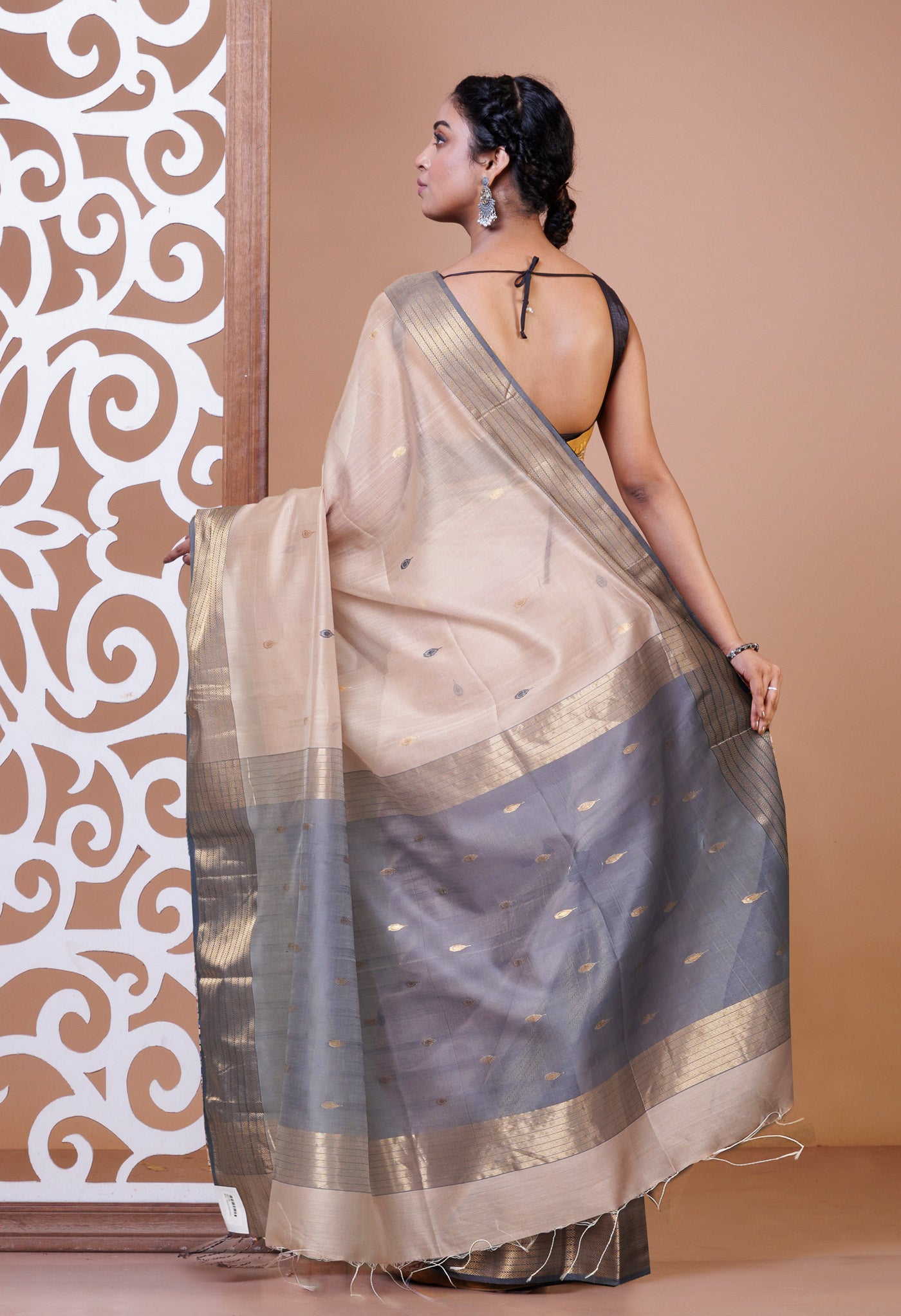 Peach Pink-Grey Pure Handloom Maheshwari Sico Saree-UNM81351