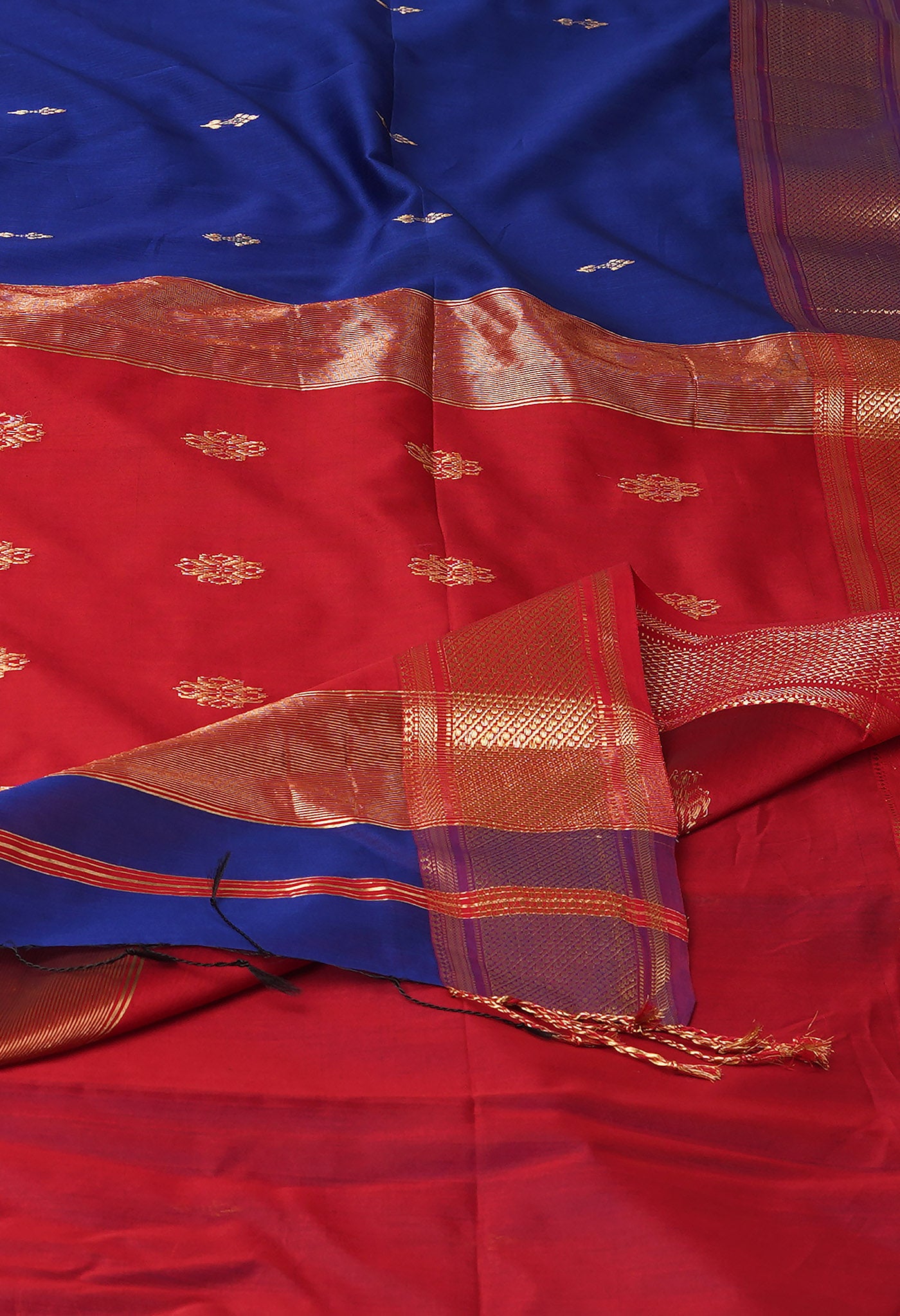 Dark Blue-Red Pure Handloom Maheshwari Sico Saree-UNM81373